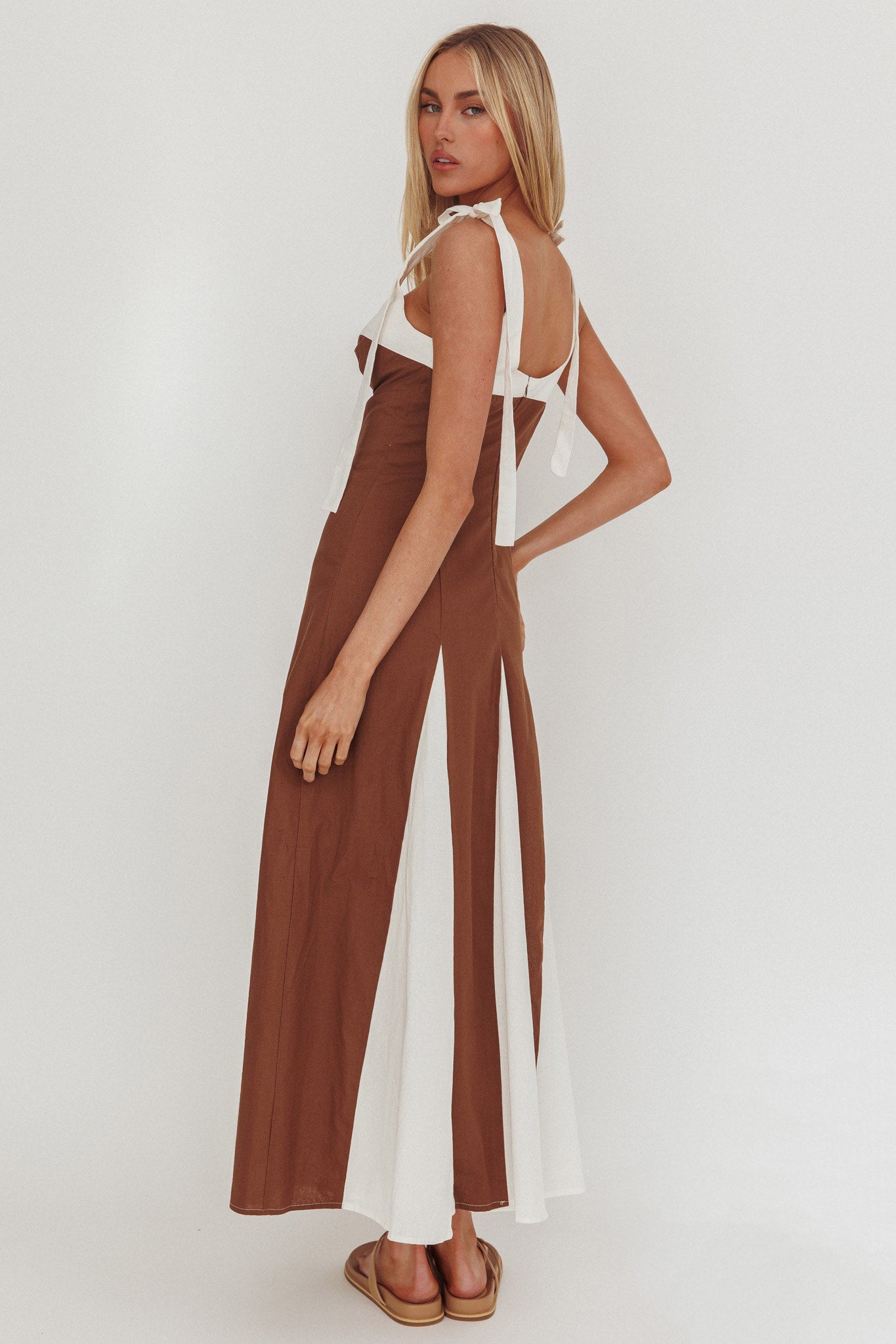 Marisa Tied Shoulder Godet Hem Maxi Dress Contrast Chocolate-Maymioy