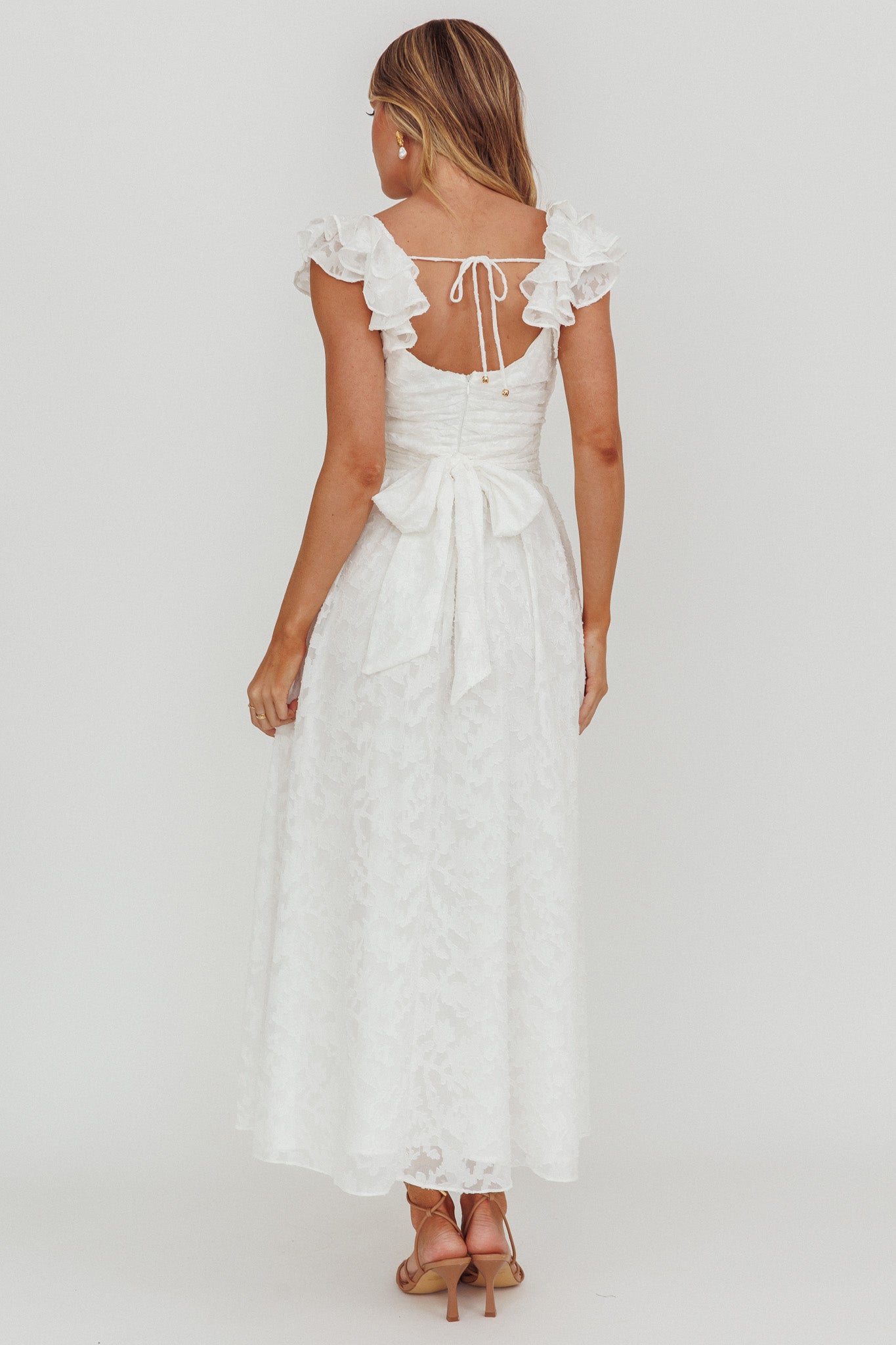 Lola Ruffle Shoulder Maxi Dress Textured White-Maymioy