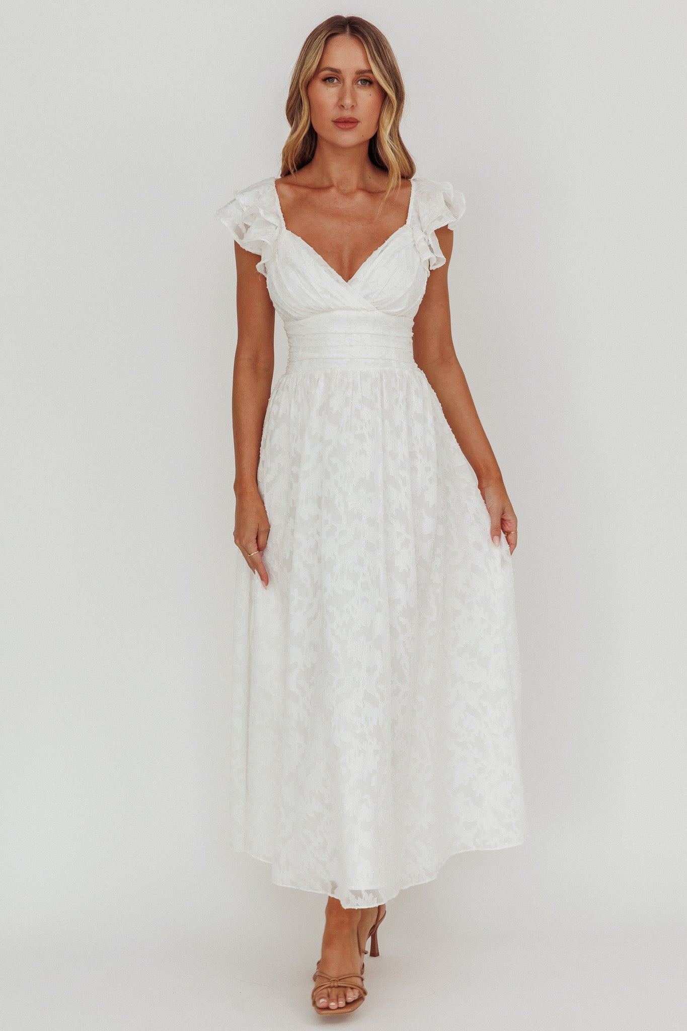 Lola Ruffle Shoulder Maxi Dress Textured White-Maymioy
