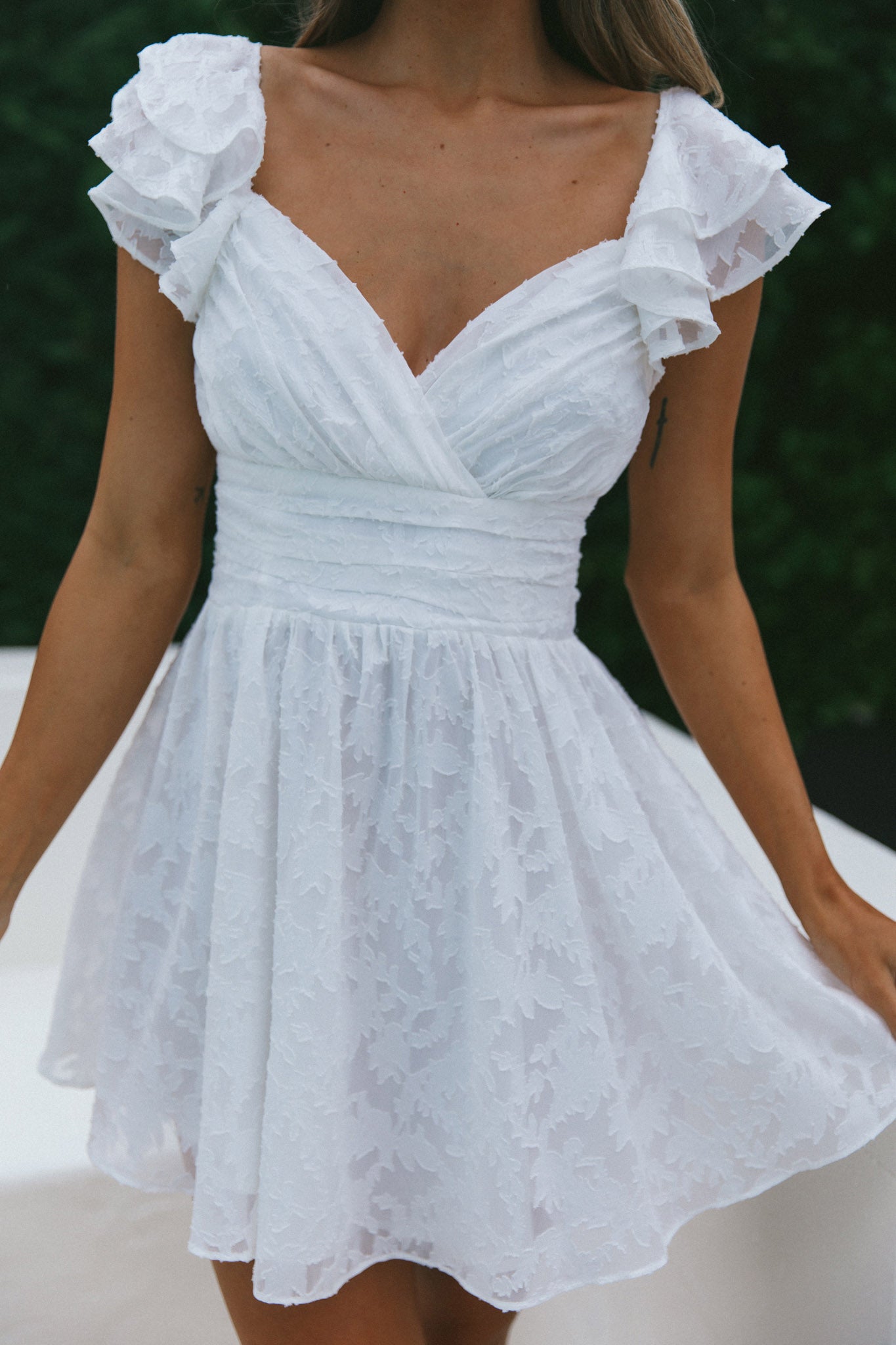Lola Ruffle Shoulder Ruched Dress Textured White-Maymioy