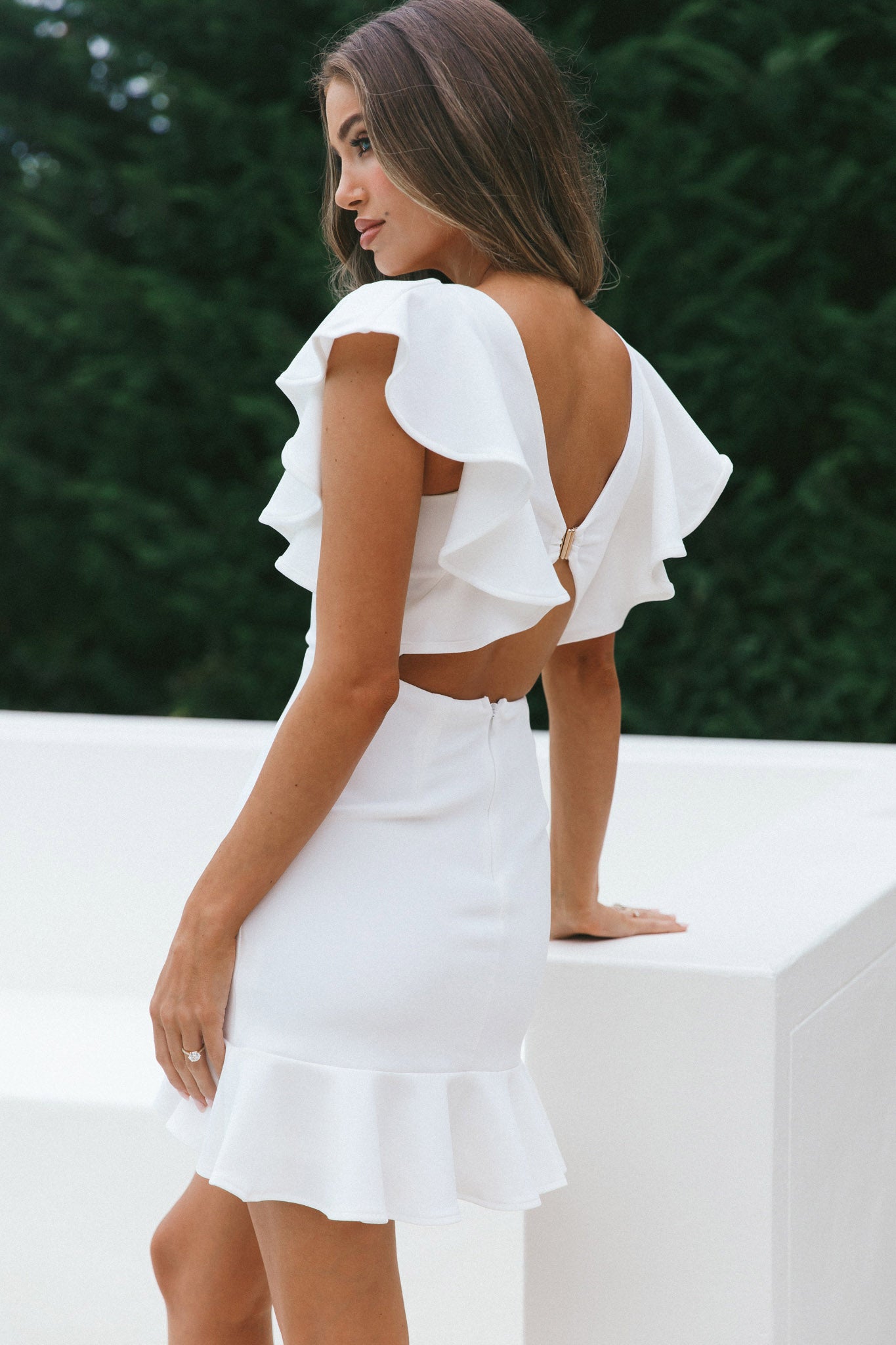 Cupid's Bow V-Neckline Ruffle Shoulder Bodycon Dress White-Maymioy
