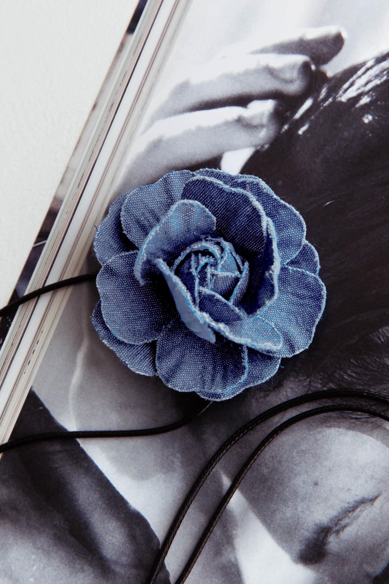 Averie Rosette Choker Necklace Denim-Maymioy