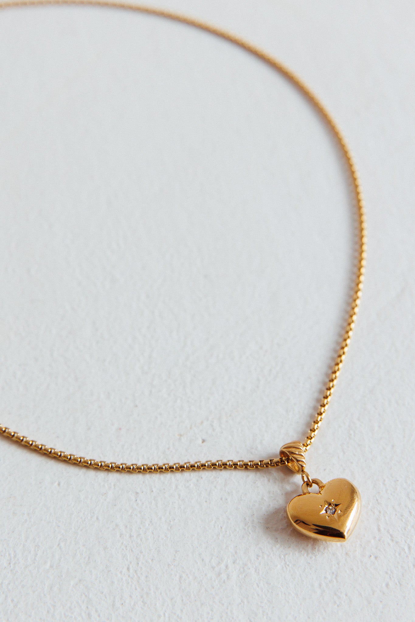 Cora Puffed Heart Pendant Necklace Gold-Maymioy