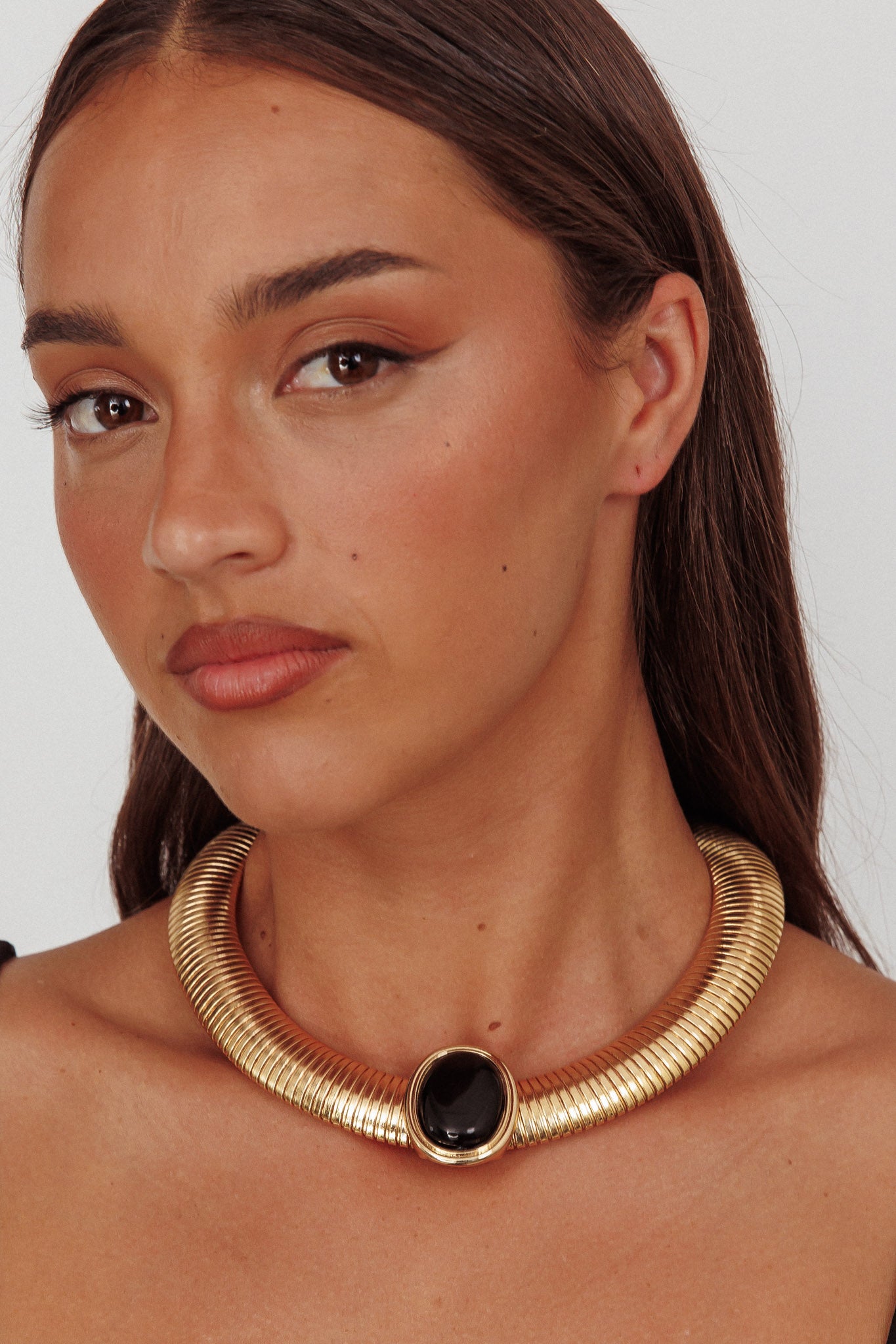 Cleopatra Oval Pendant Necklace Gold Black-Maymioy