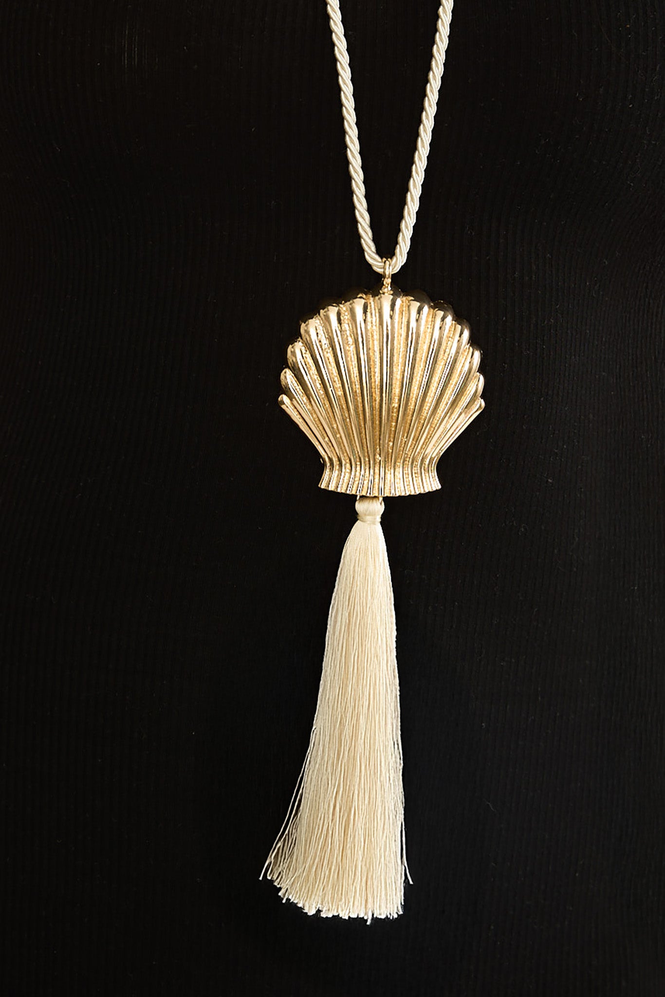Fioren Shell Tassel Necklace Gold/Ivory-Maymioy