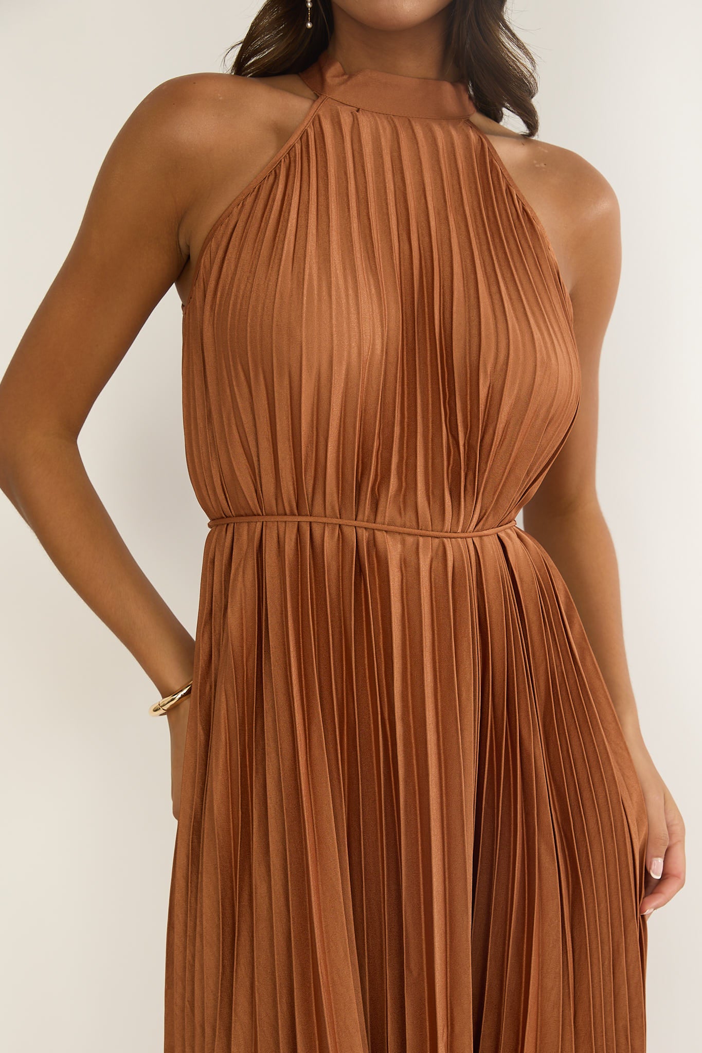 Sharaya Accordion Pleat Midi Dress Mocha-Maymioy