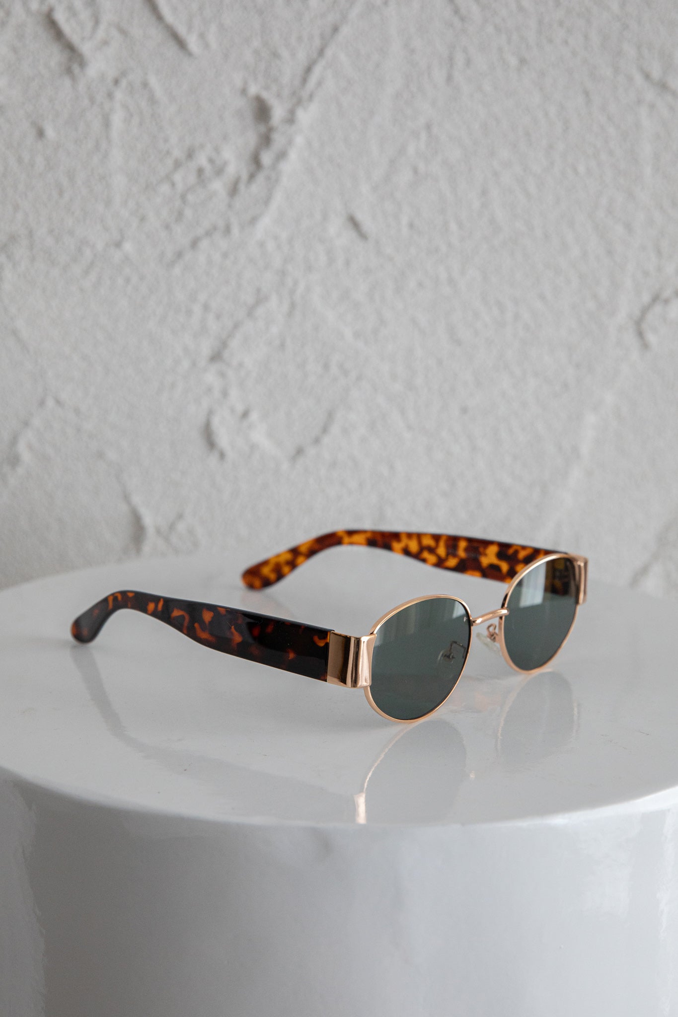 Germa Oval Metal Sunglasses Tort-Maymioy