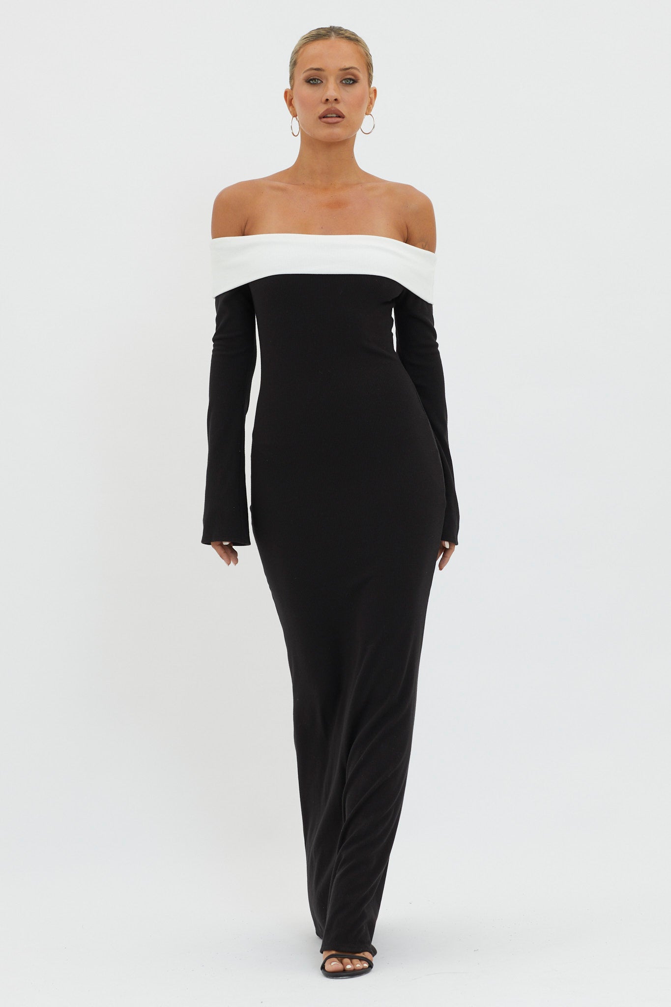 Sabrina Long Sleeve Off-Shoulder Maxi Dress Black-Maymioy