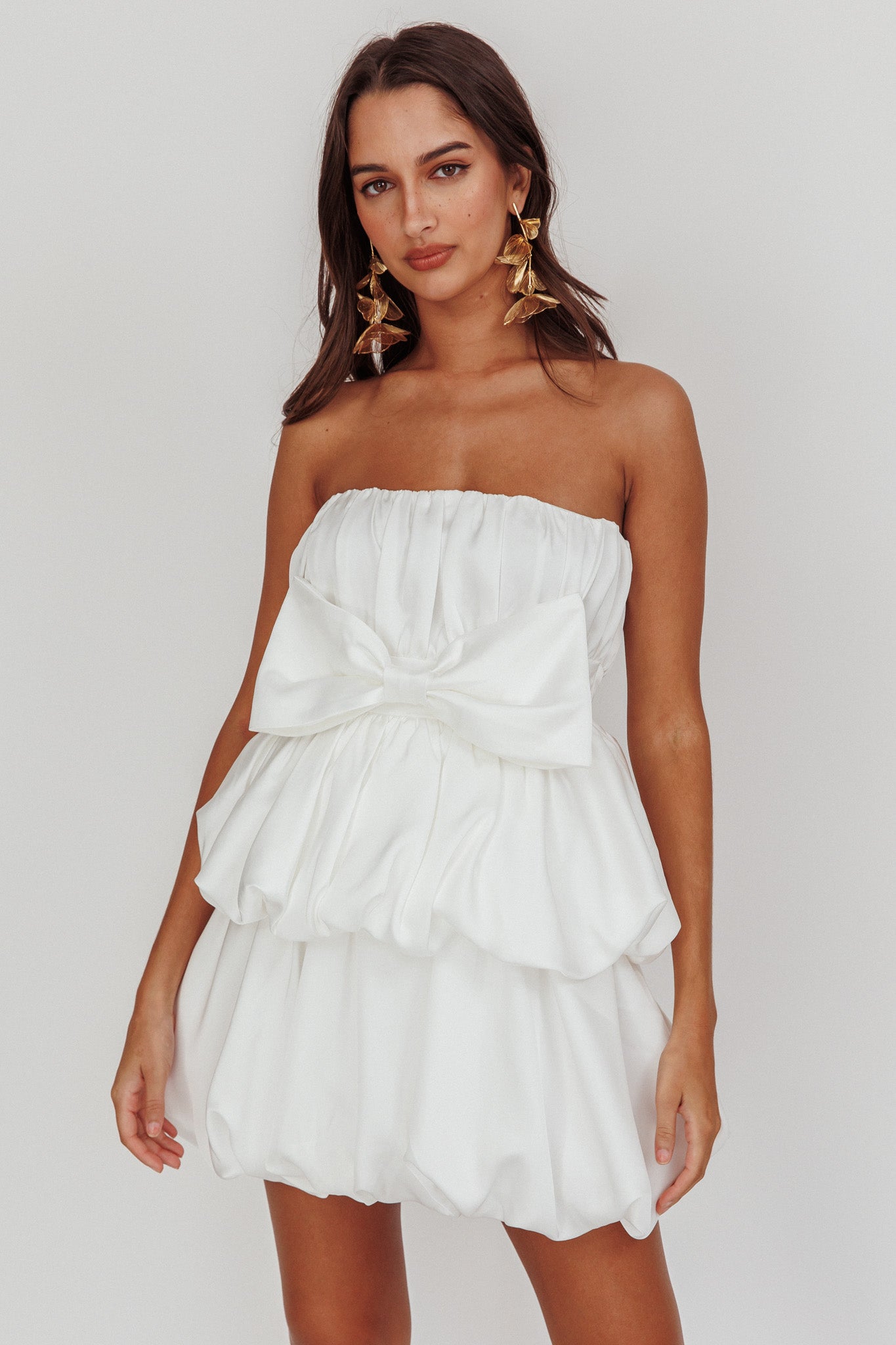 Carmelita Tiered Bubble Bow Mini Dress Off White-Maymioy