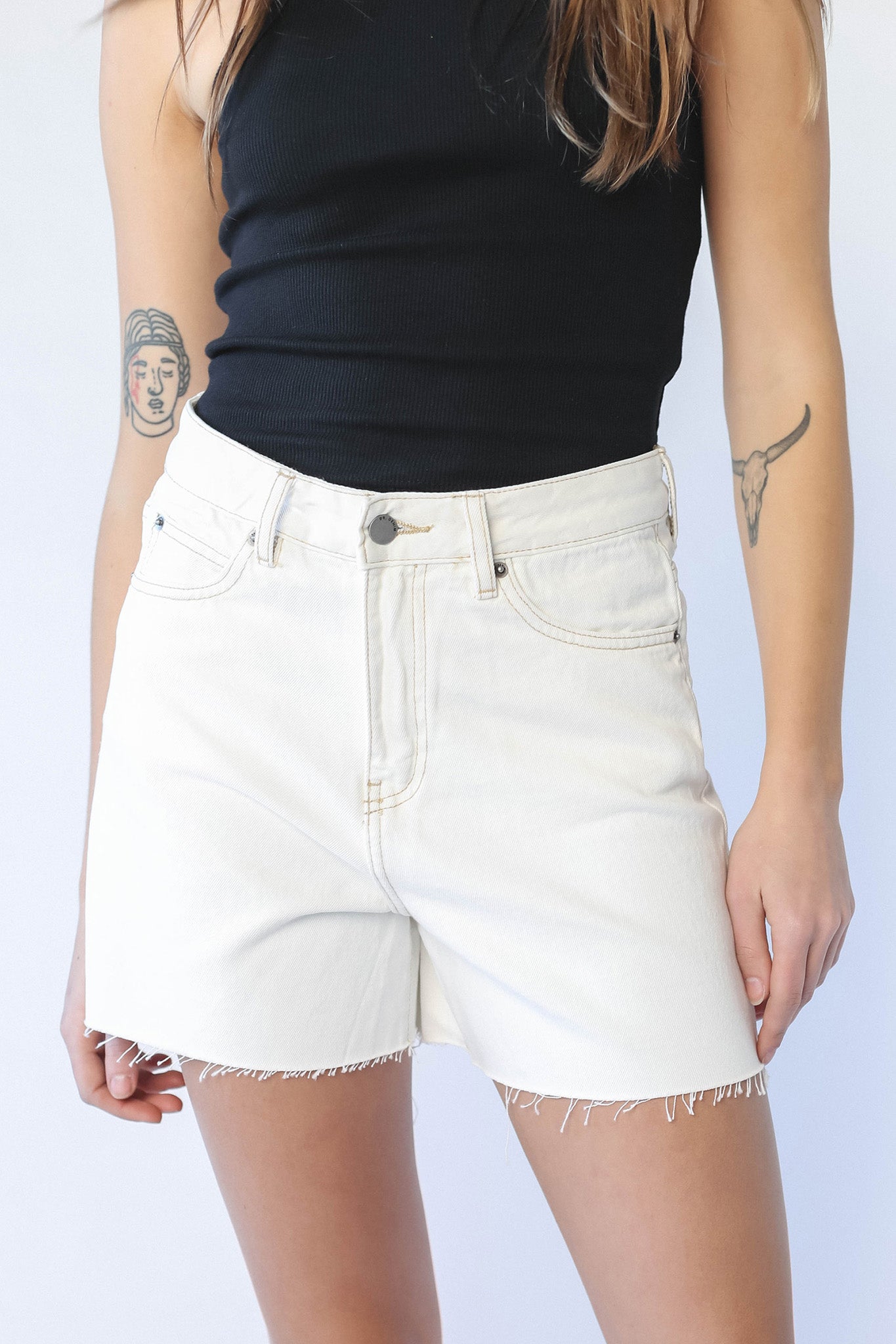 DR DENIM Nora Shorts Light Ecru-Maymioy