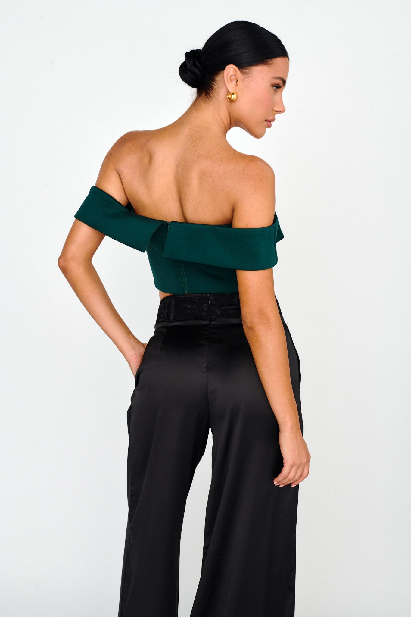 Tenicka Off-Shoulder Crop Top Hunter-Maymioy