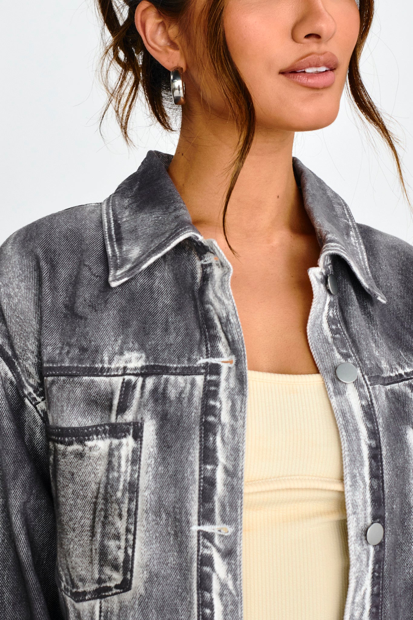 Decoy Distressed Jean Jacket Black/White-Maymioy