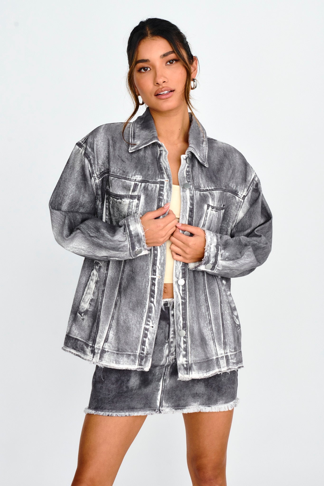 Decoy Distressed Jean Jacket Black/White-Maymioy