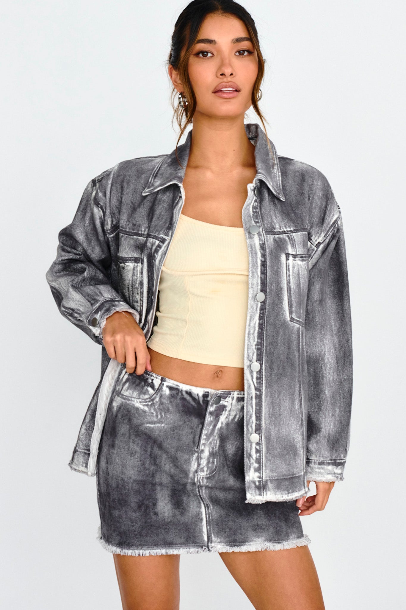 Decoy Distressed Jean Jacket Black/White-Maymioy