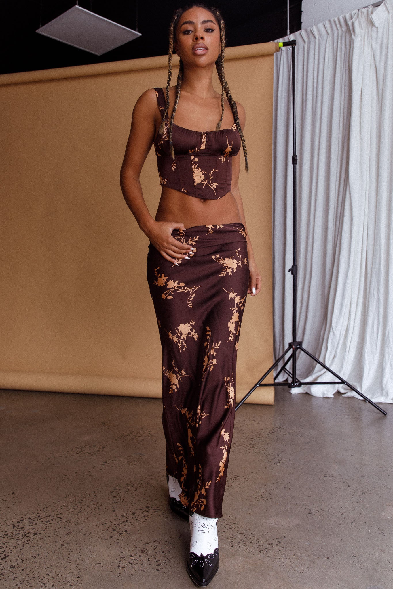 Hara Slip Midi Skirt Floral Brown-Maymioy