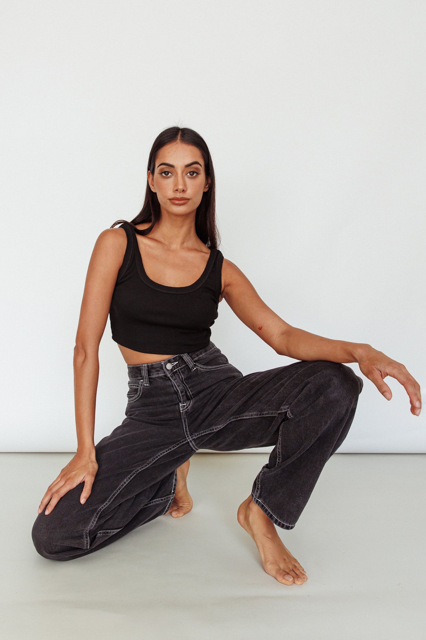 Drifting Ribbed Crop Top Black-Maymioy