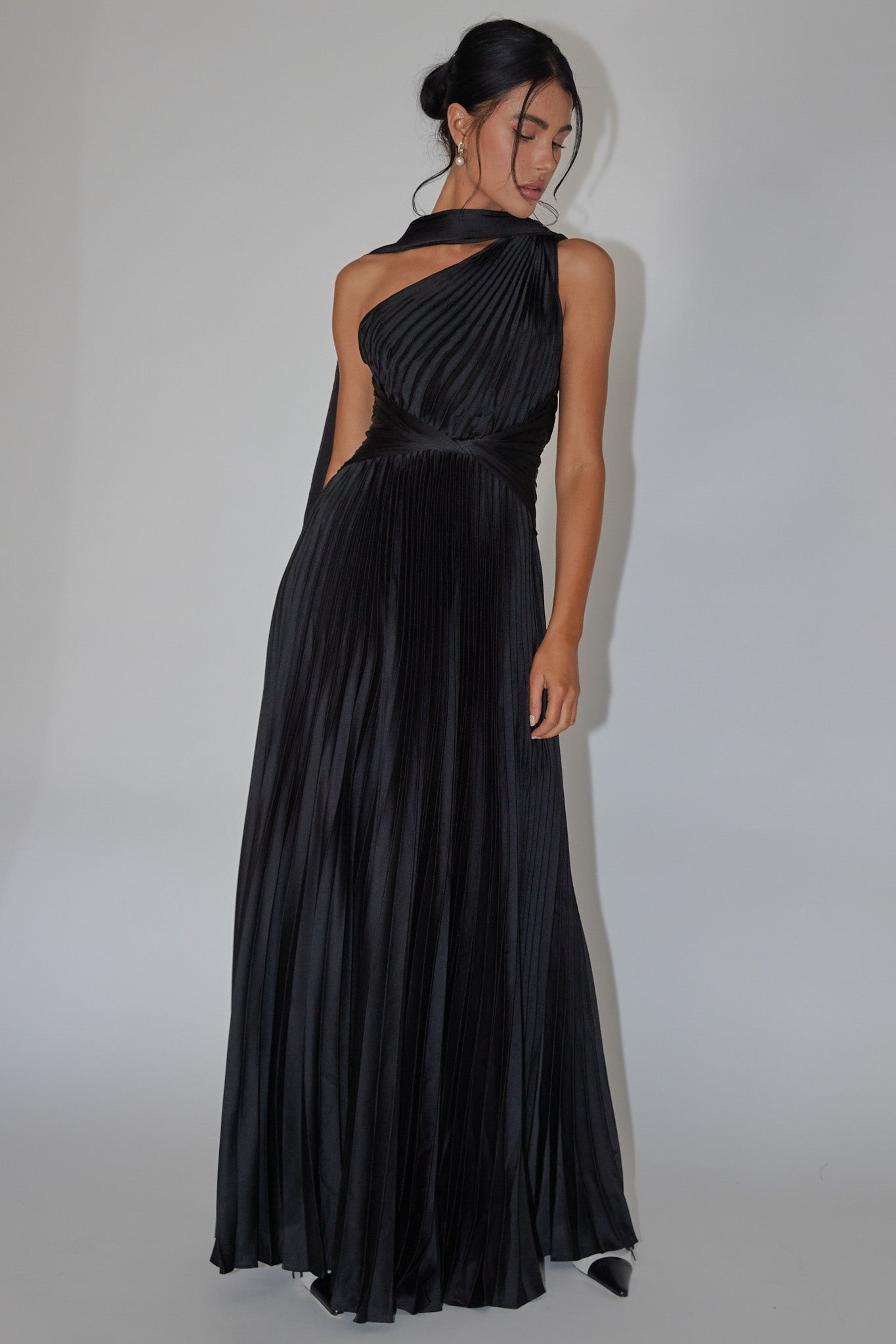 Laxmi Accordion Pleat Maxi Dress Black-Maymioy