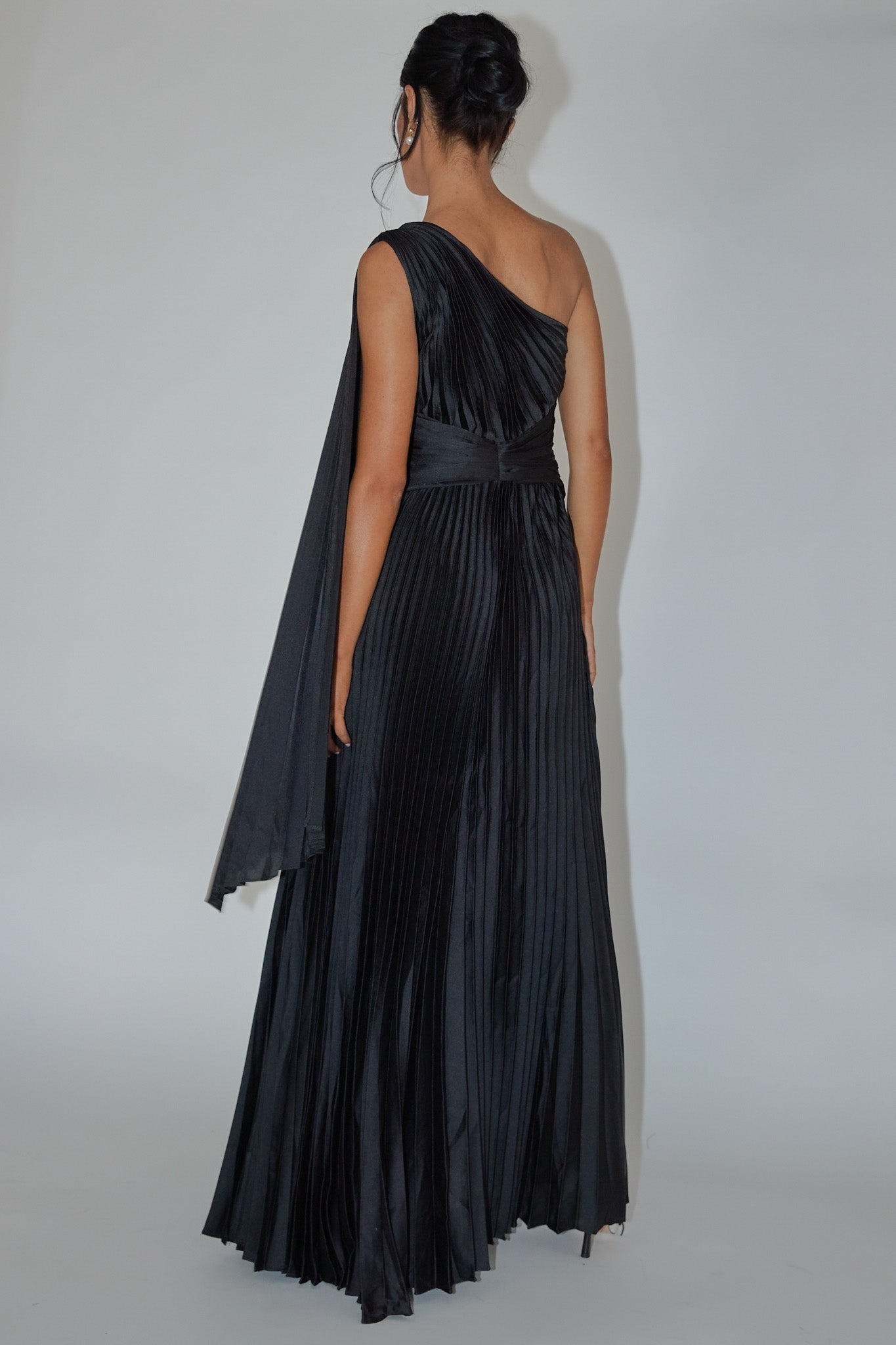 Laxmi Accordion Pleat Maxi Dress Black-Maymioy