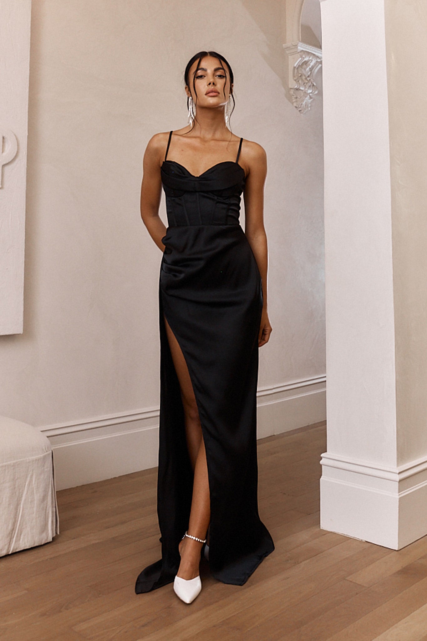 Secret Sweetheart Neckline Split Maxi Dress Black-Maymioy