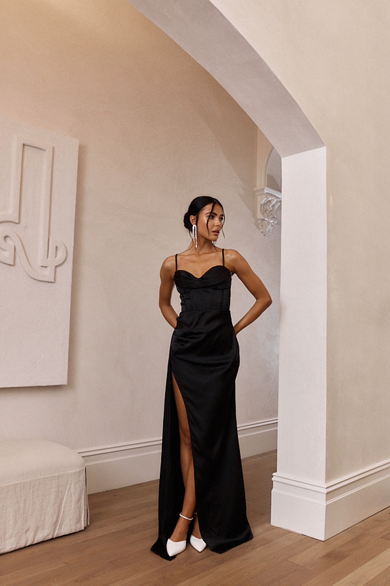 Secret Sweetheart Neckline Split Maxi Dress Black-Maymioy
