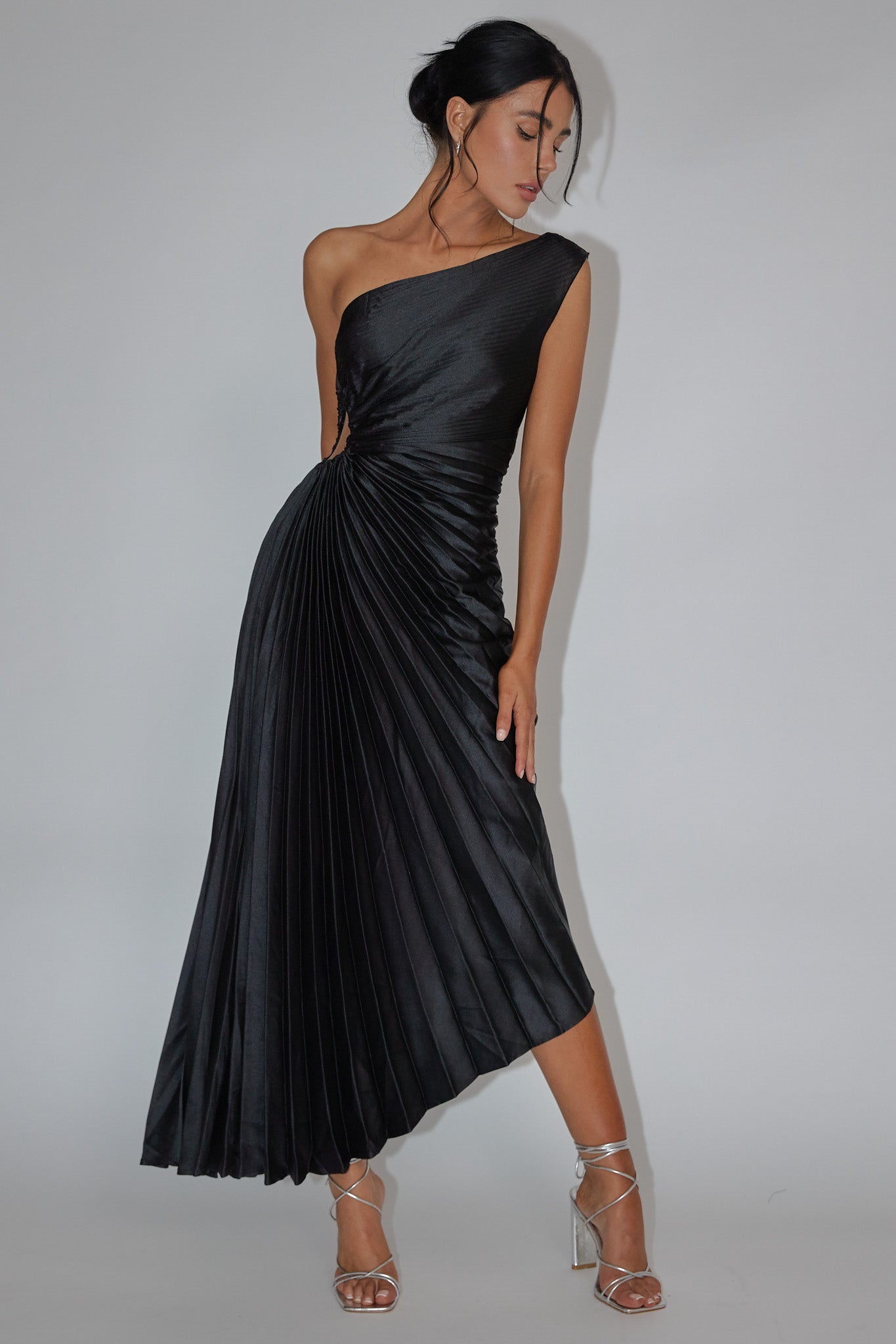 Brooklynn One-Shoulder Accordion Pleat Dress Black-Maymioy