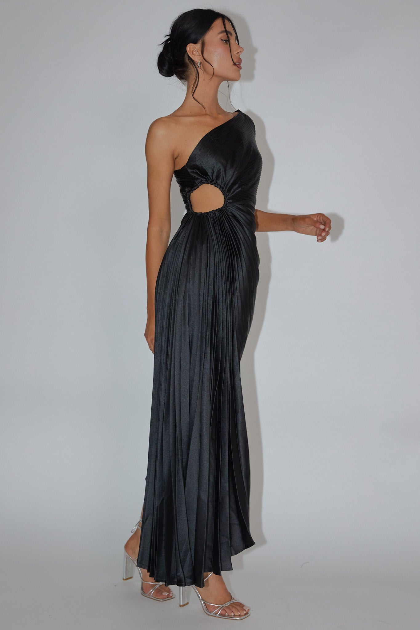 Brooklynn One-Shoulder Accordion Pleat Dress Black-Maymioy