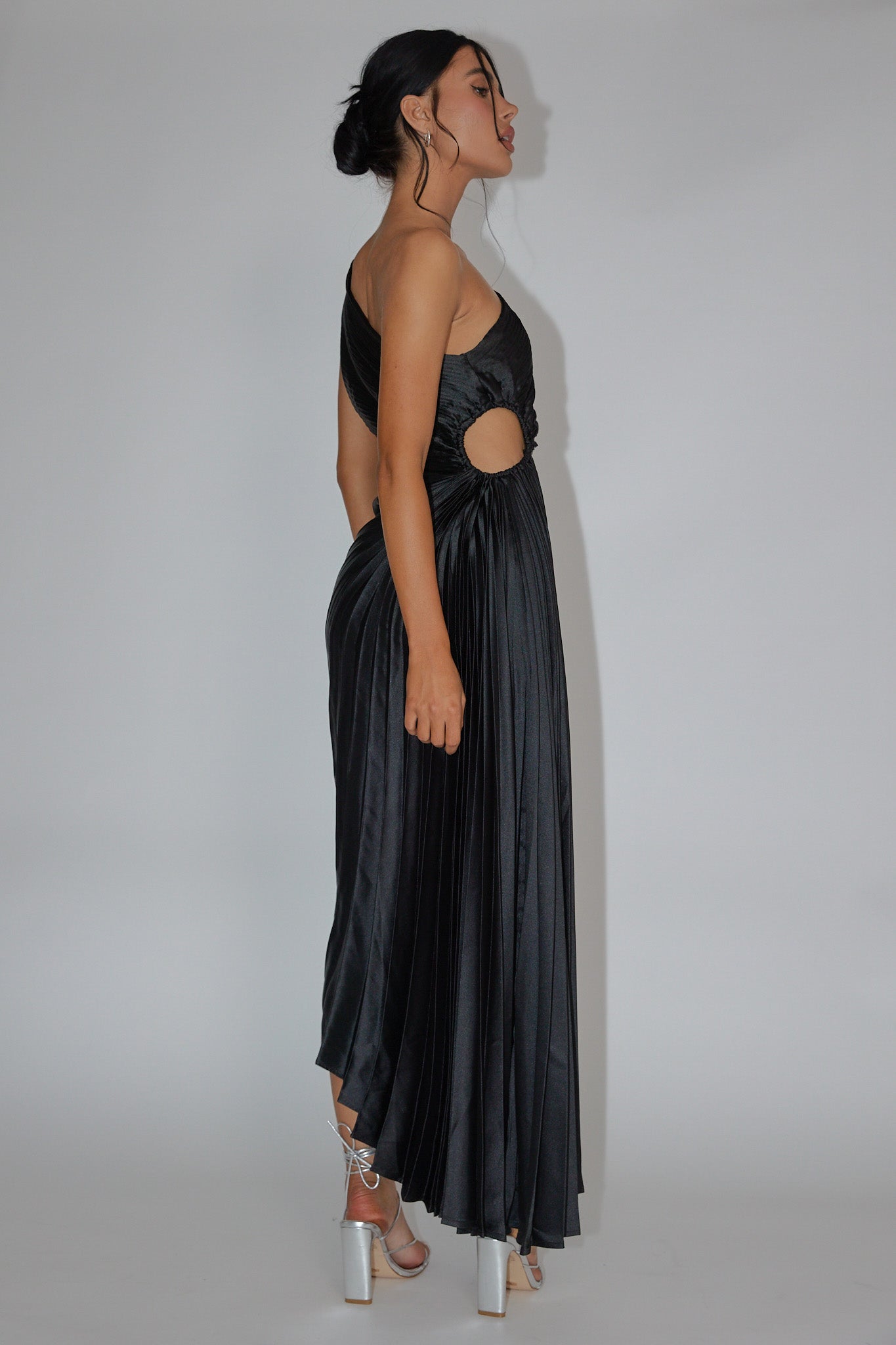 Brooklynn One-Shoulder Accordion Pleat Dress Black-Maymioy
