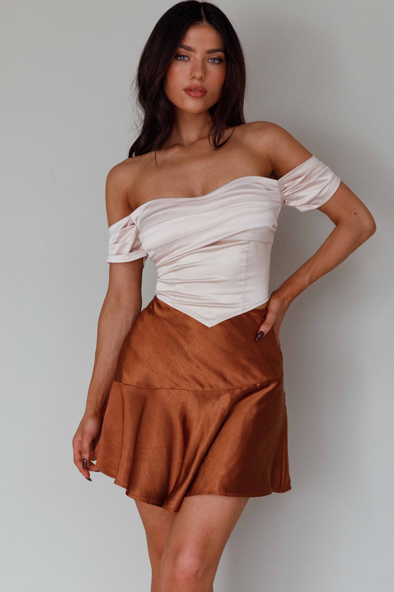 Gwyneth Flounce Mini Skirt Chocolate-Maymioy