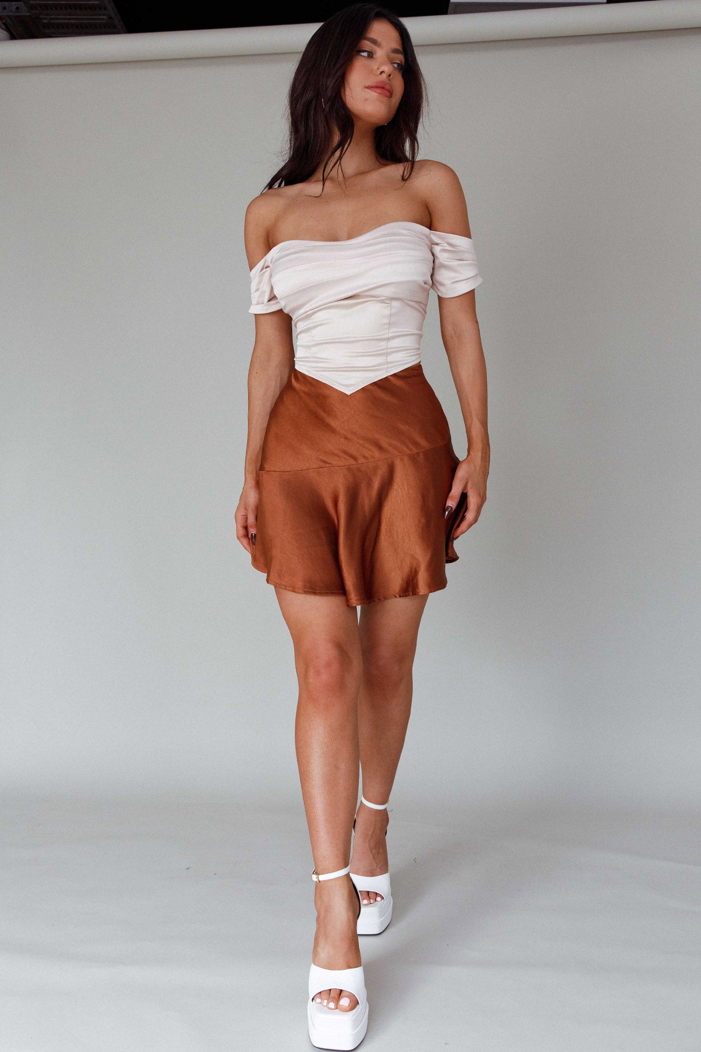Gwyneth Flounce Mini Skirt Chocolate-Maymioy