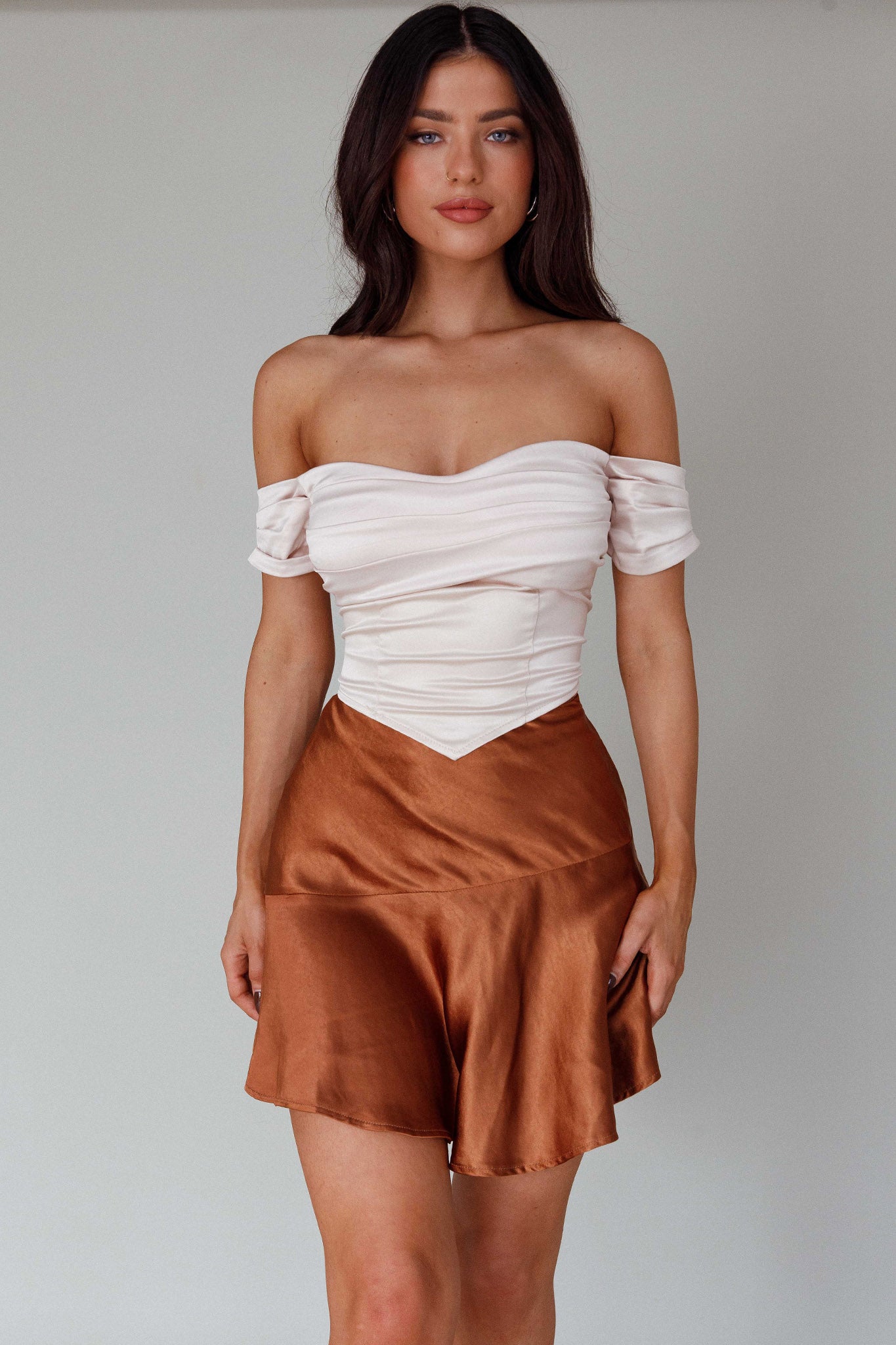 Gwyneth Flounce Mini Skirt Chocolate-Maymioy