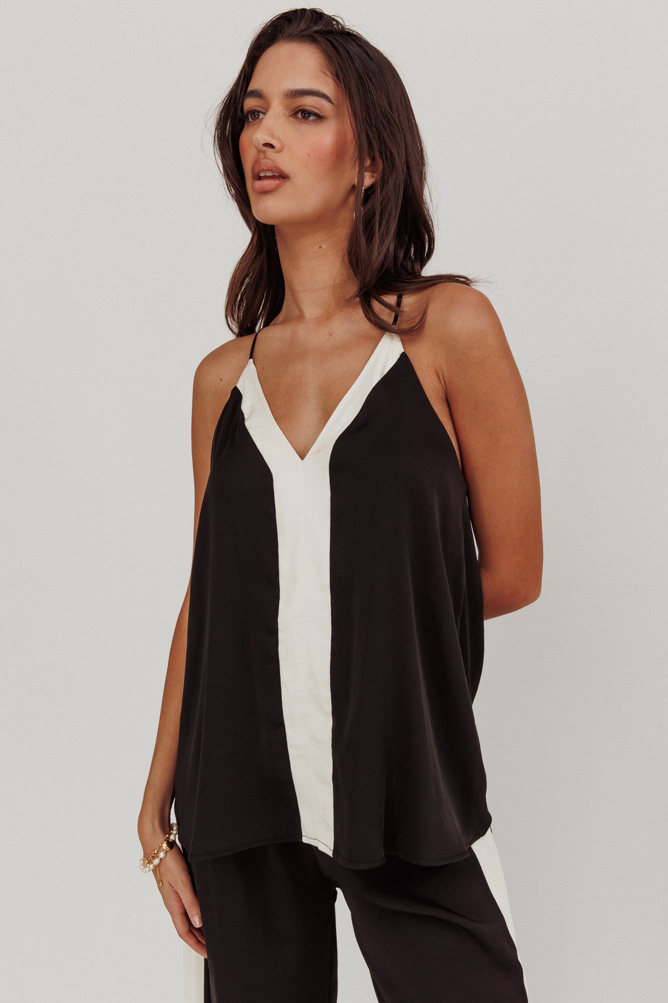 Unwritten Contrast Cami Top Black-Maymioy
