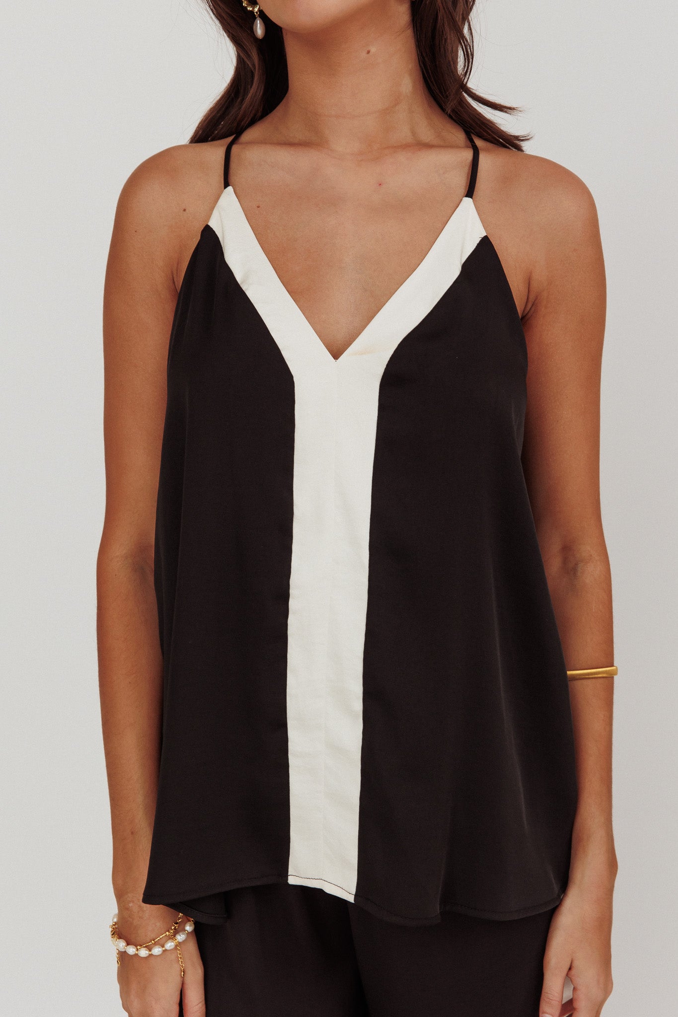 Unwritten Contrast Cami Top Black-Maymioy