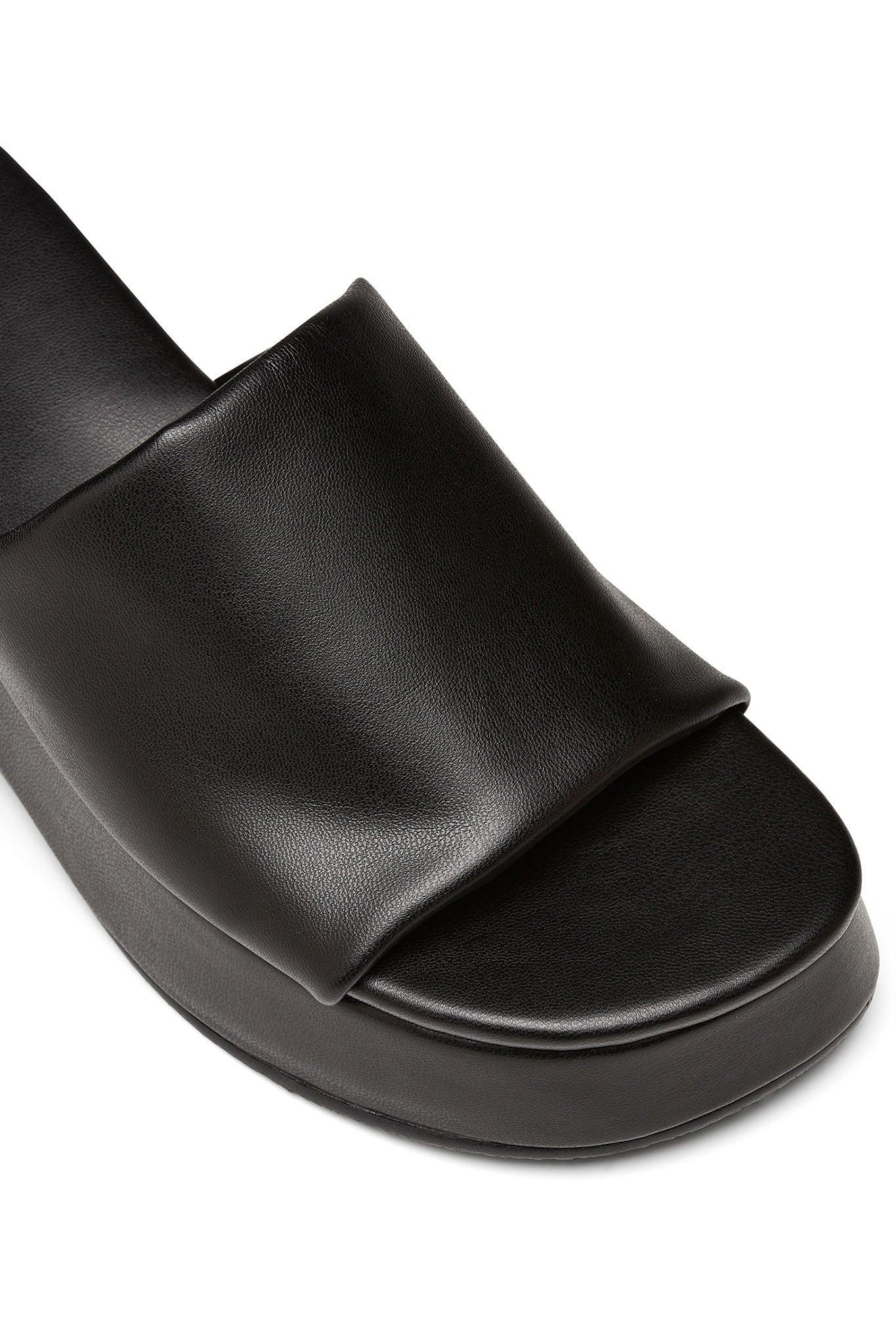 THERAPY Cindy Sandal Black-Maymioy