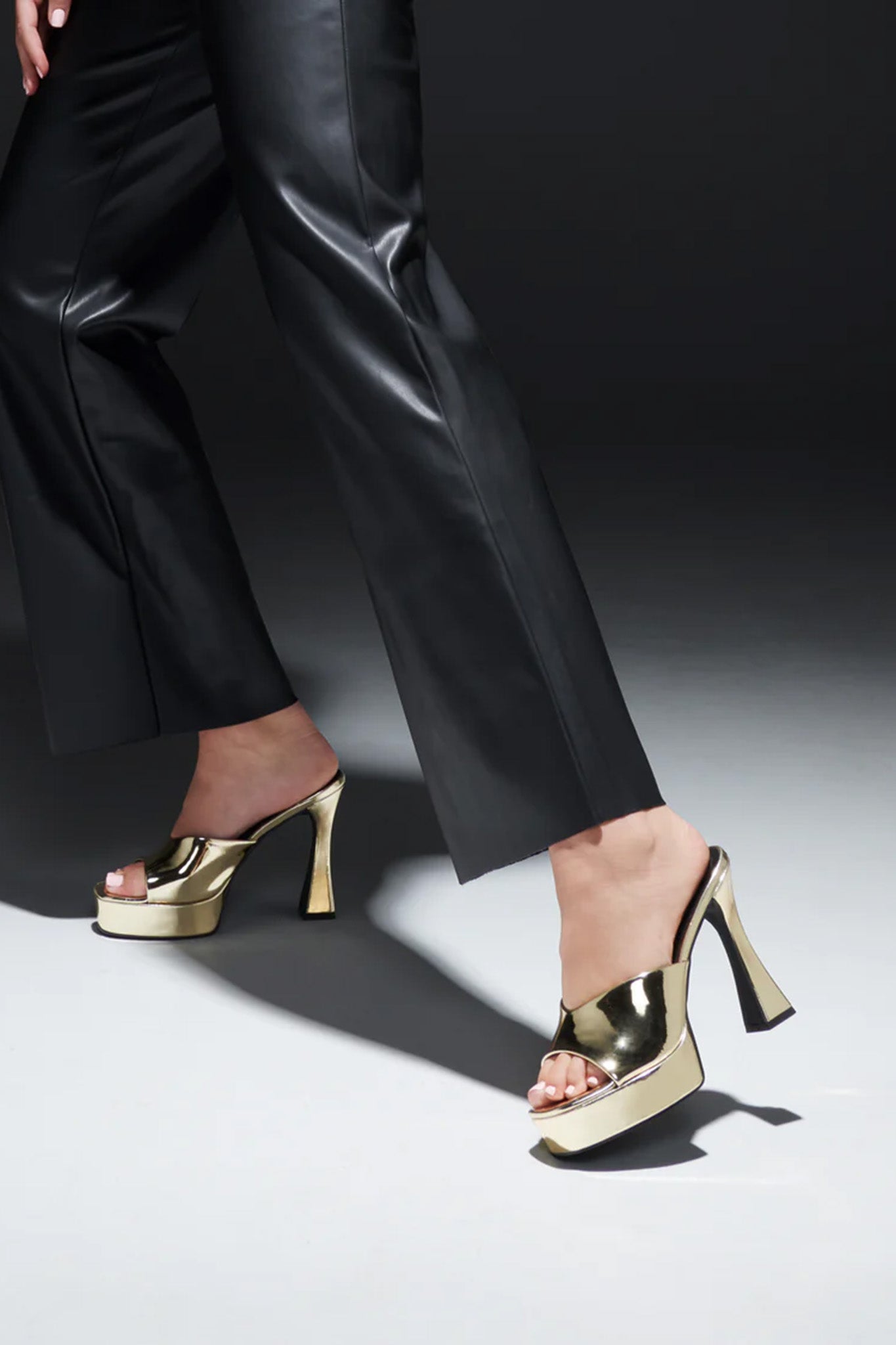 THERAPY Fierce Mule Gold-Maymioy