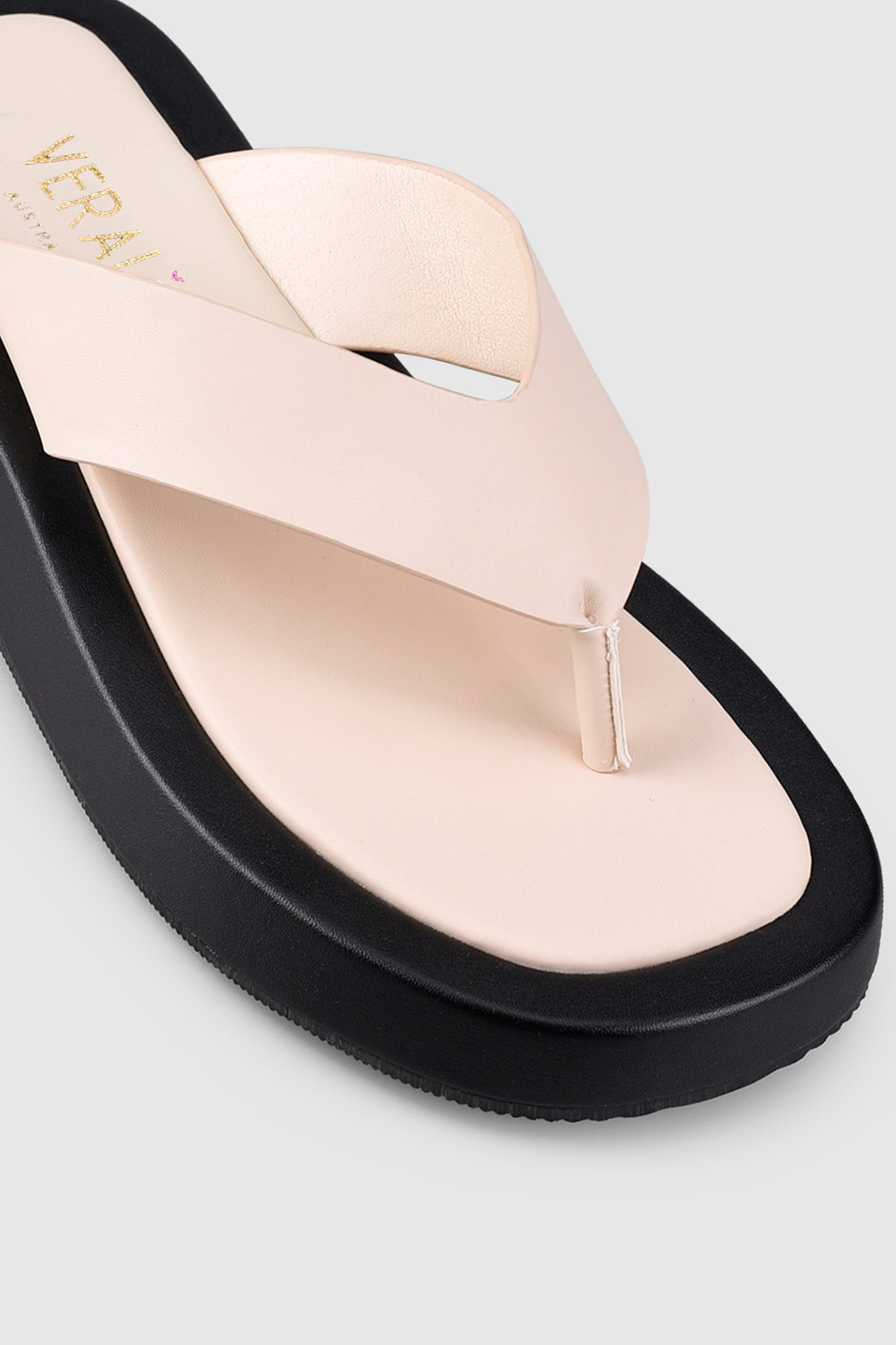 VERALi Boucer II Flatform Thongs Bone Smooth-Maymioy