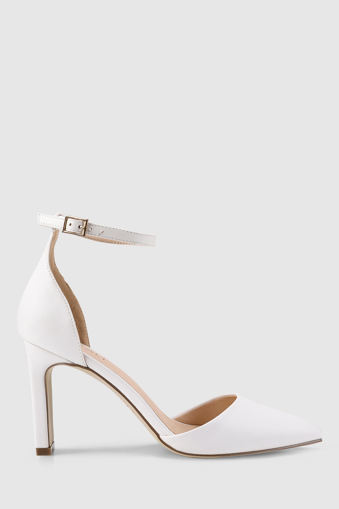 VERALi Kitra Closed Toe Heels White-Maymioy