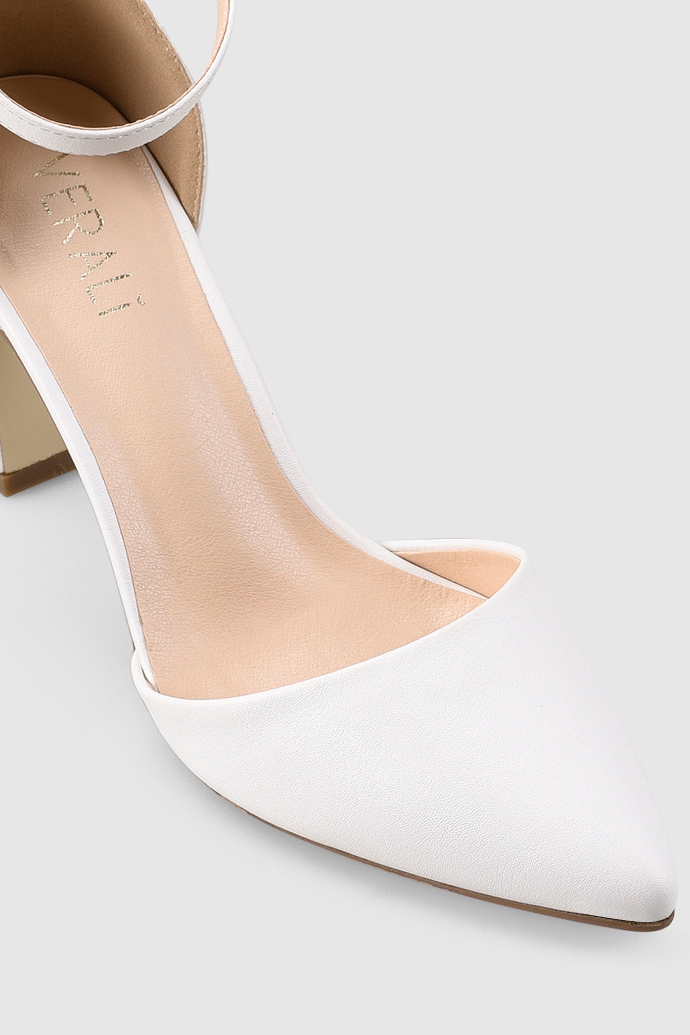 VERALi Kitra Closed Toe Heels White-Maymioy