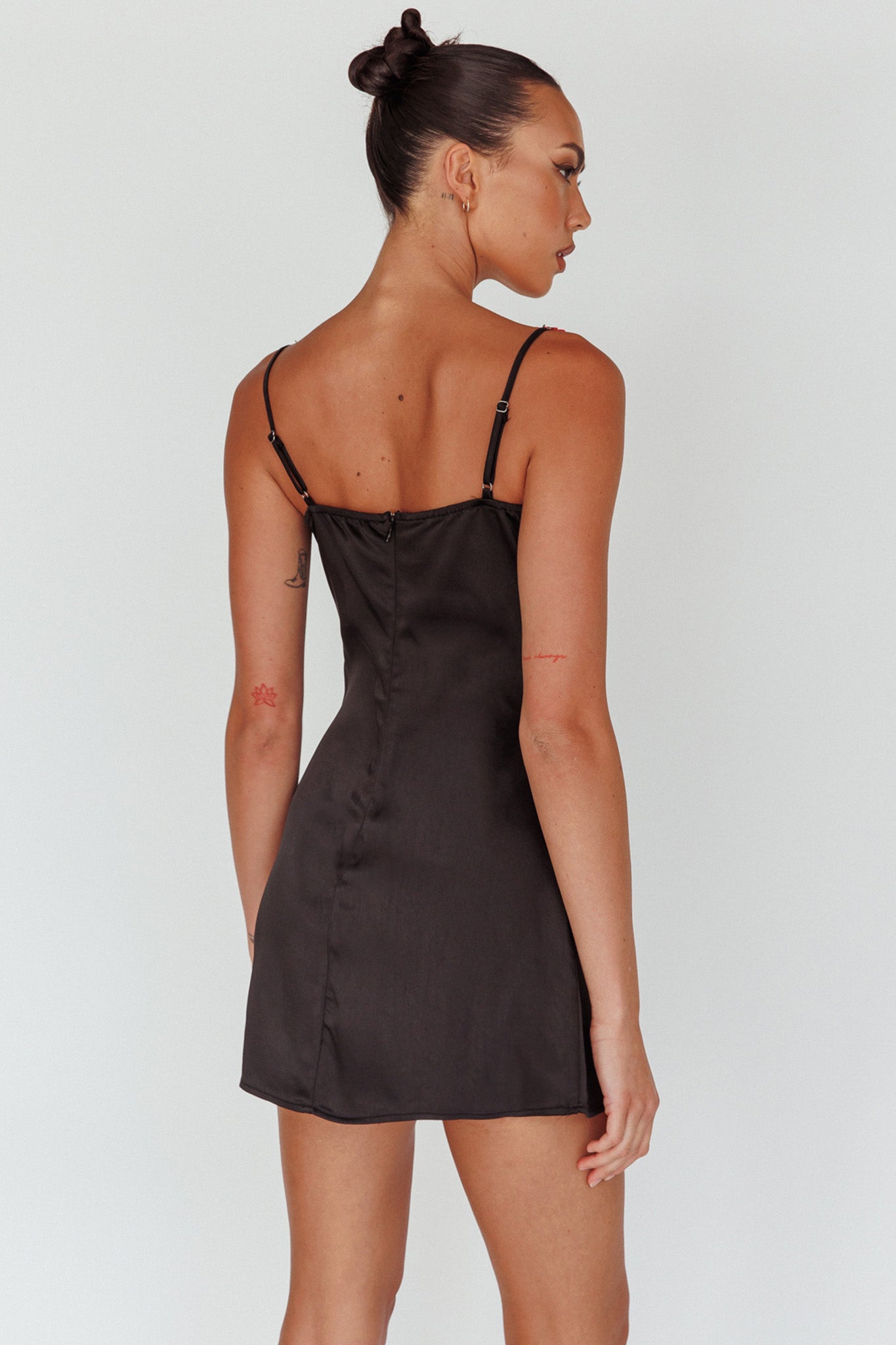 Izolda Floral Applique Mini Dress Black-Maymioy