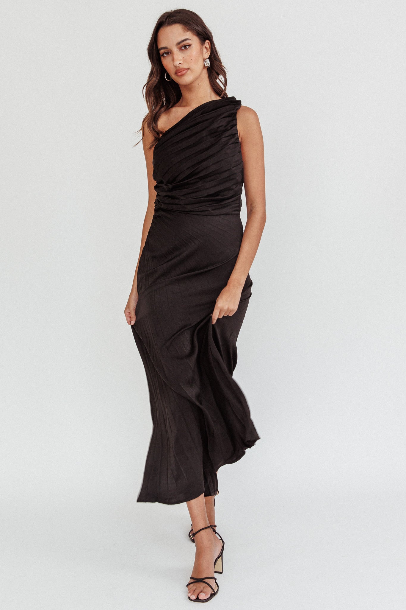 Scarlett One-Shoulder Pleat Maxi Dress Black-Maymioy