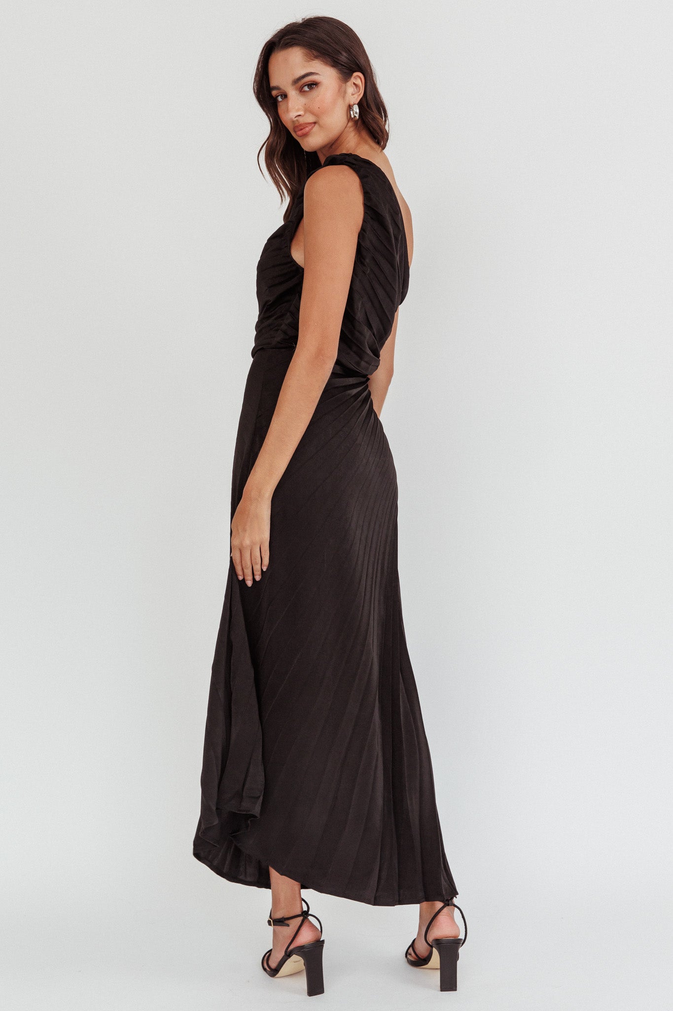 Scarlett One-Shoulder Pleat Maxi Dress Black-Maymioy