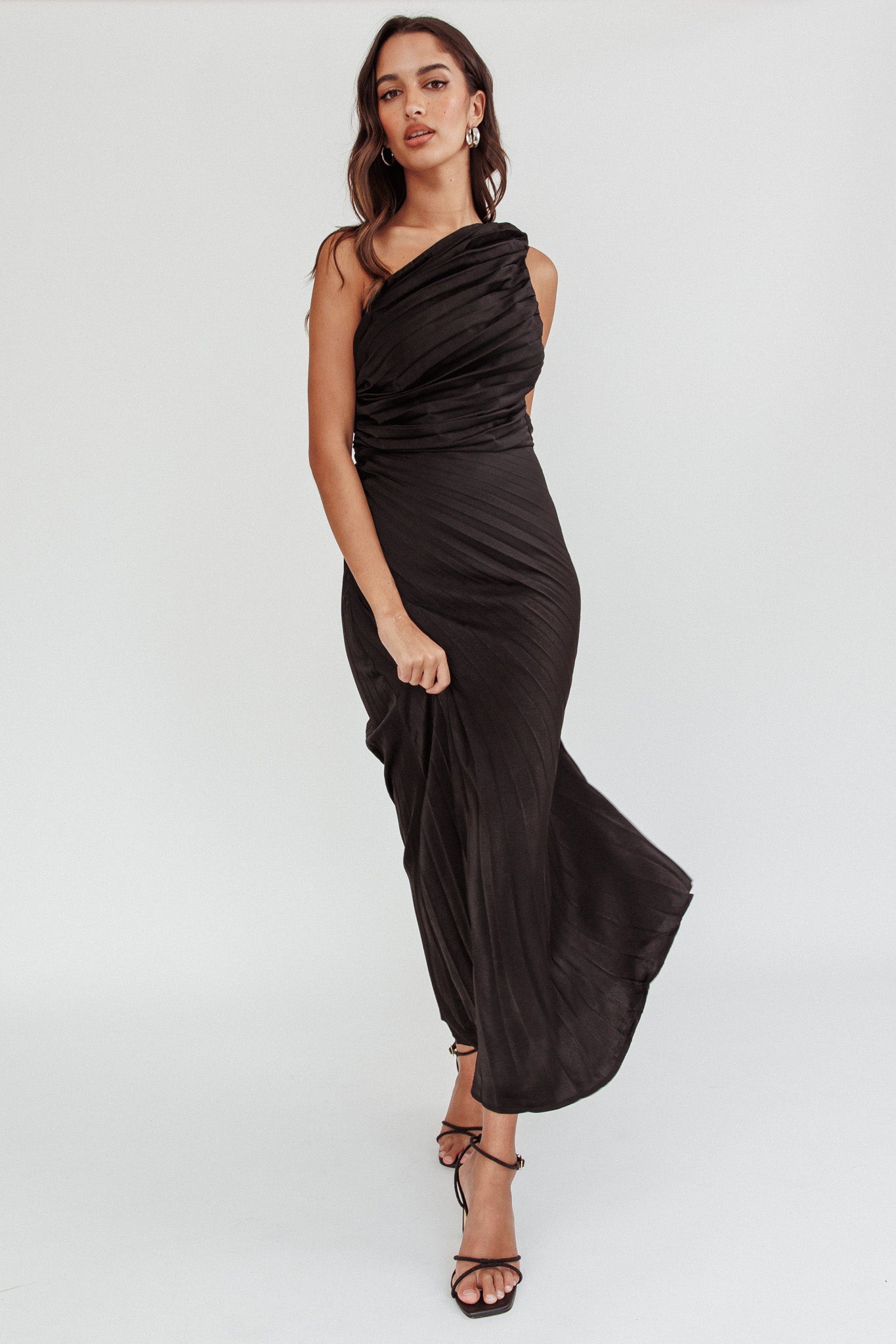 Scarlett One-Shoulder Pleat Maxi Dress Black-Maymioy