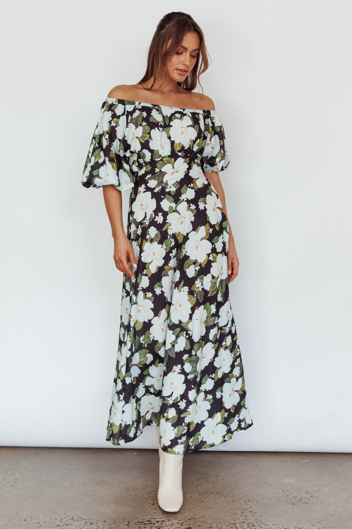 Momentum Off Shoulder Maxi Dress Floral Black-Maymioy