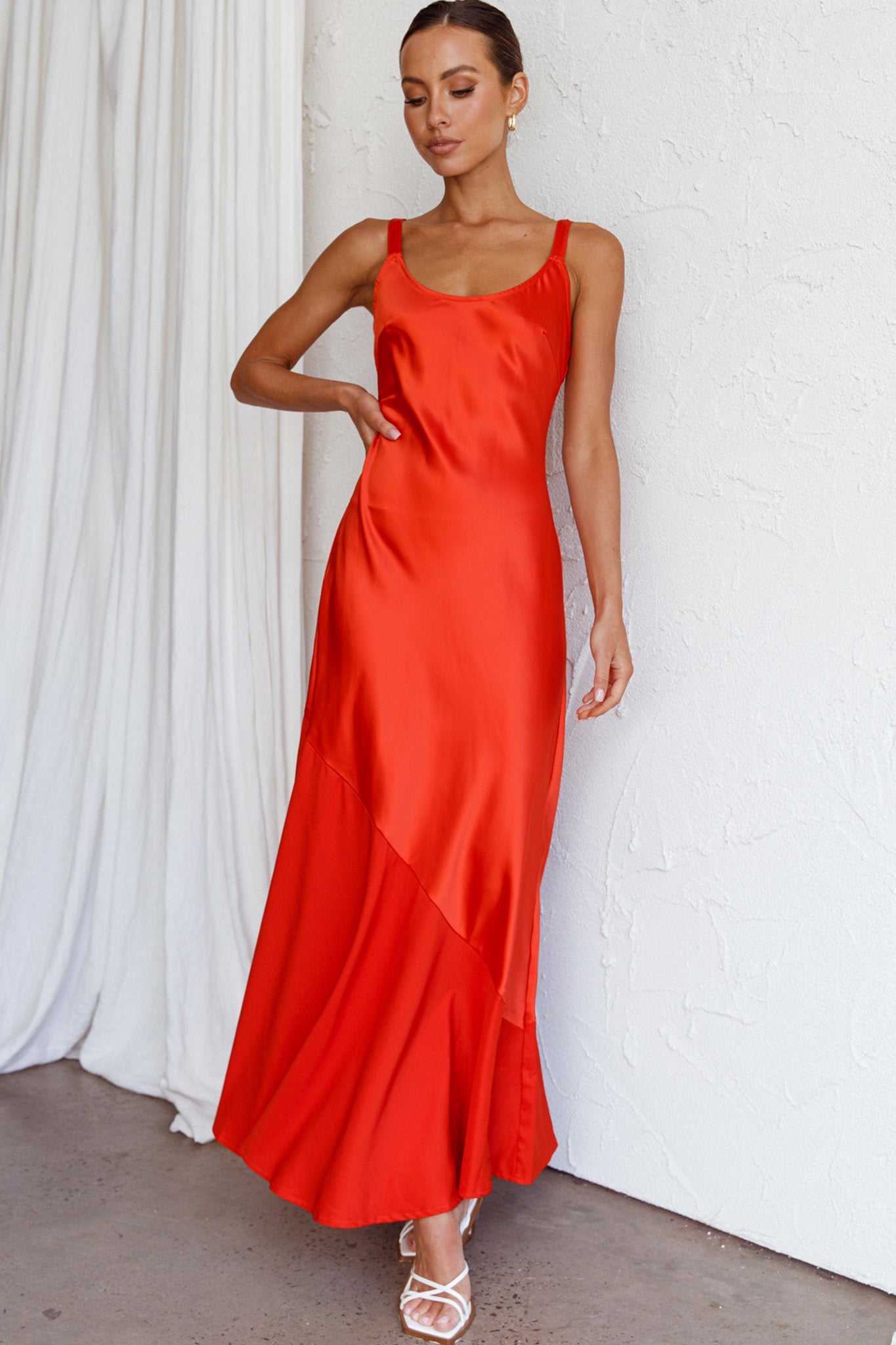 Front Row Scoop Neck Midi Dress Tangerine-Maymioy