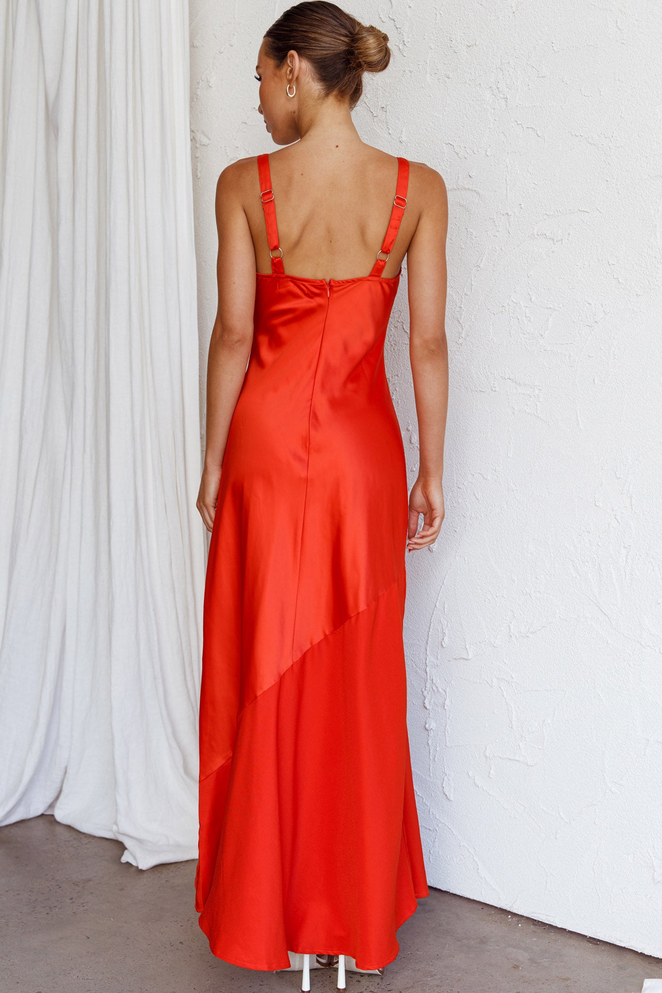 Front Row Scoop Neck Midi Dress Tangerine-Maymioy