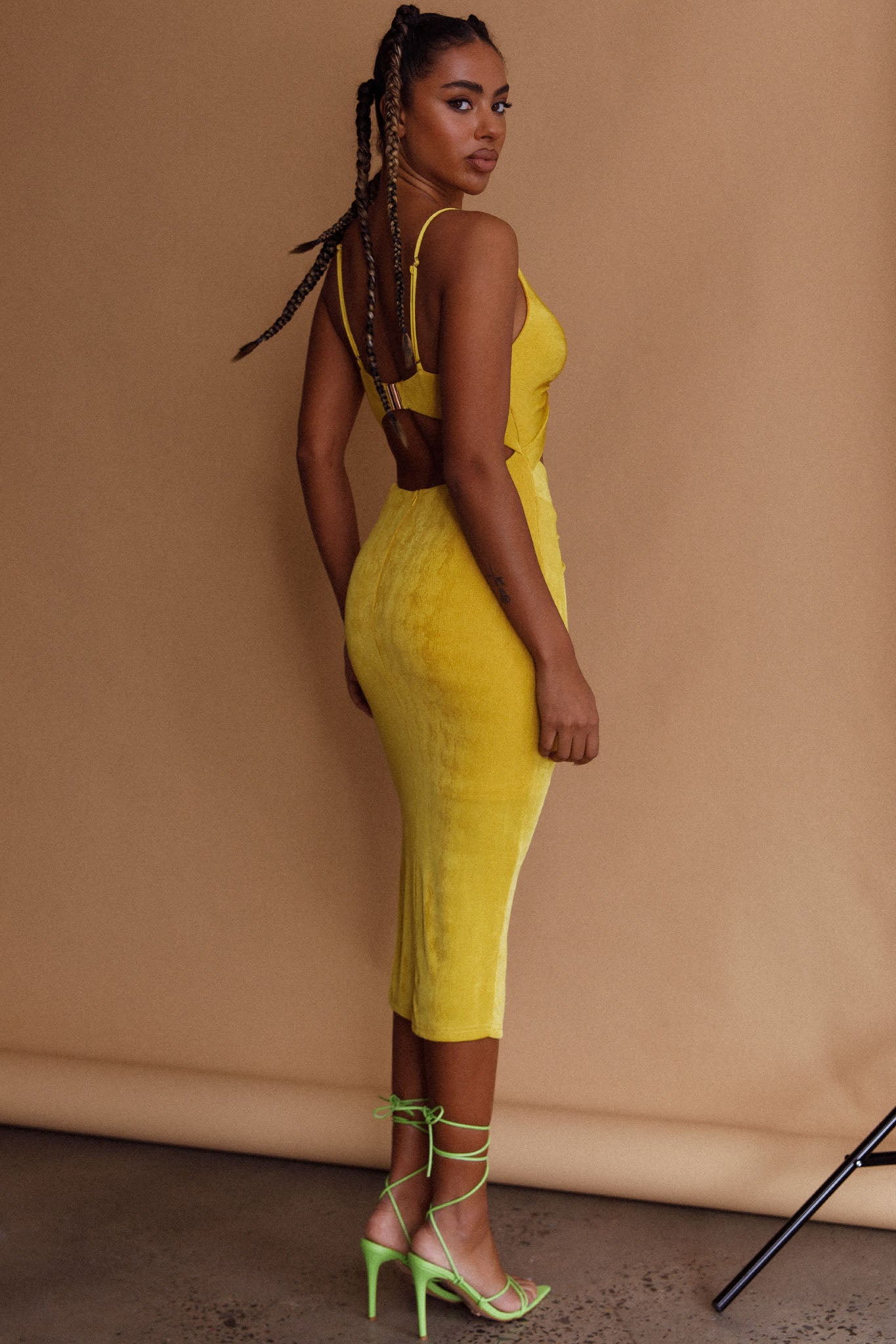 Loving You Cut-Out Waist Midi Dress Yellow-Maymioy