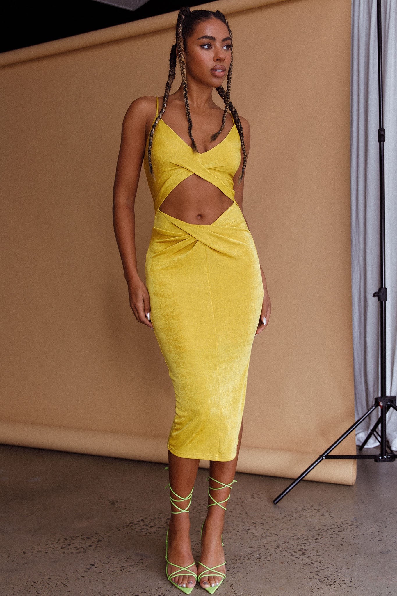 Loving You Cut-Out Waist Midi Dress Yellow-Maymioy