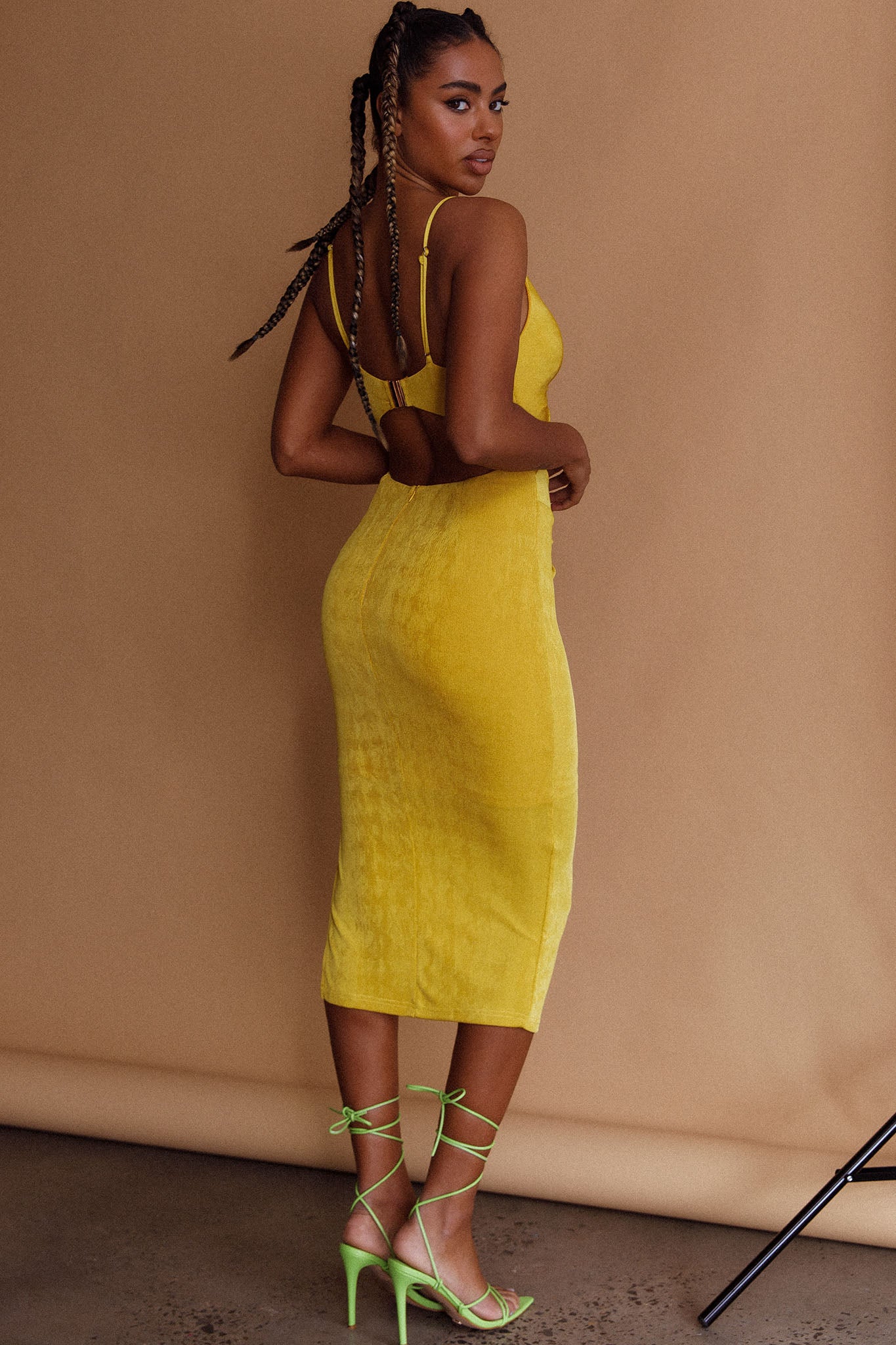 Loving You Cut-Out Waist Midi Dress Yellow-Maymioy
