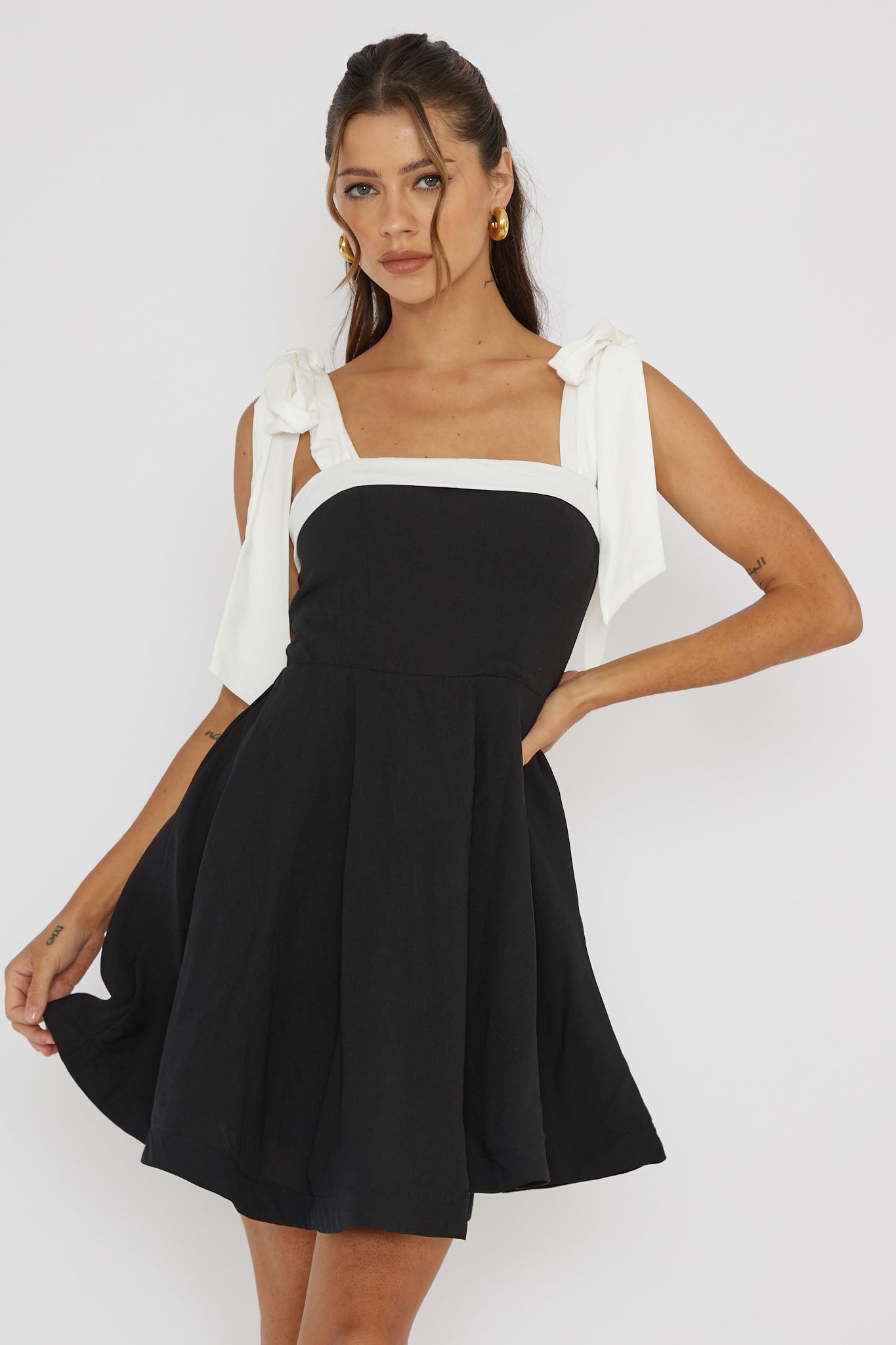 Jeanie Bow Shoulder Mini Dress Black-Maymioy