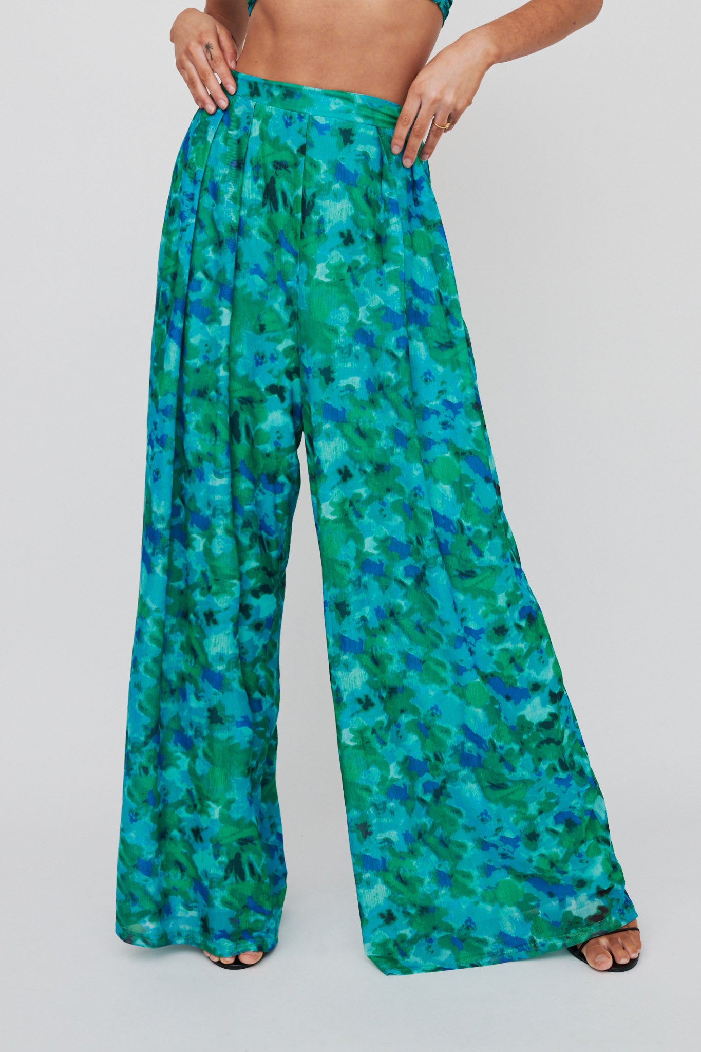 Tammi Wide Leg Satin Pants Floral Green-Maymioy