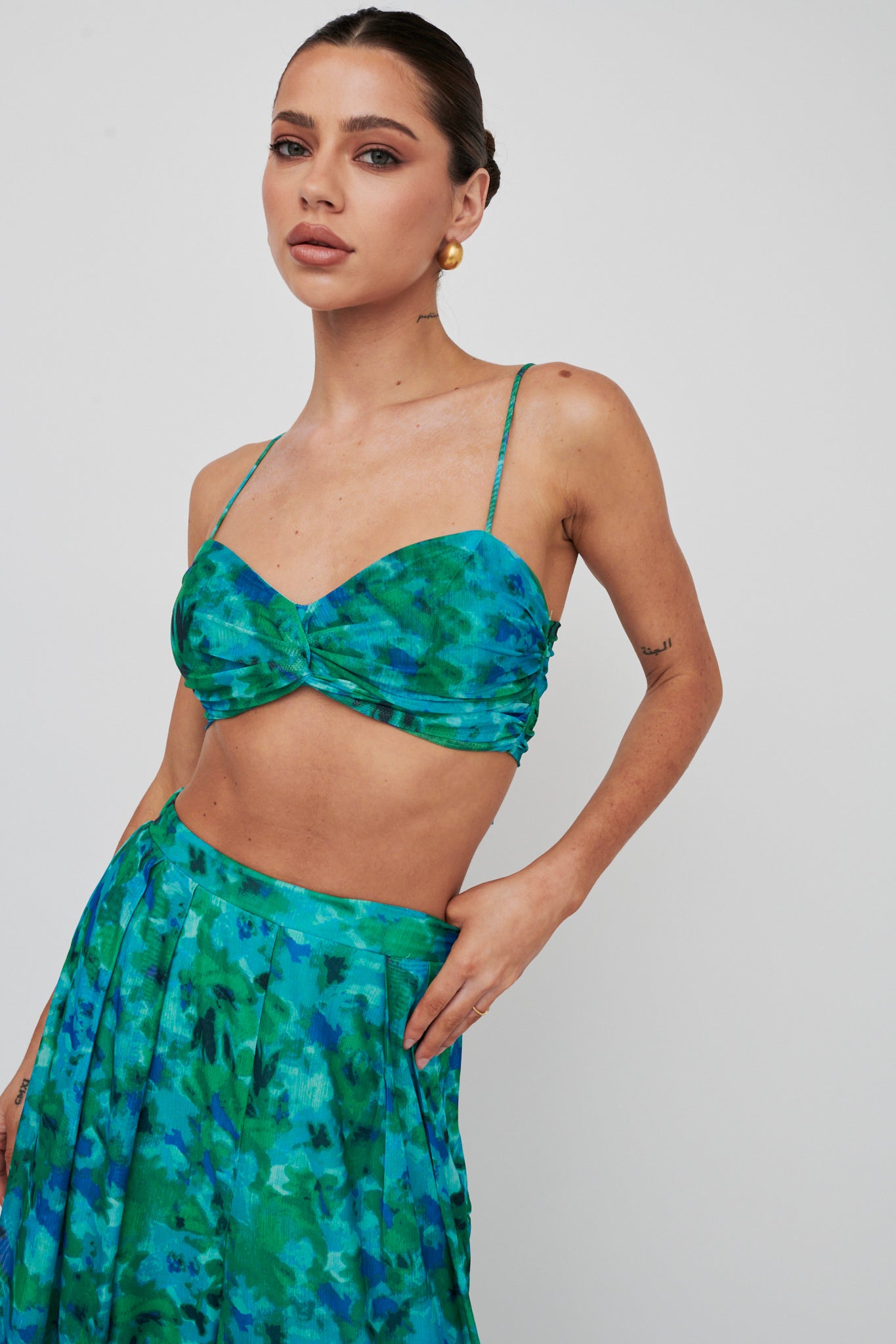 Tammi Tied Back Crop Top Floral Green-Maymioy